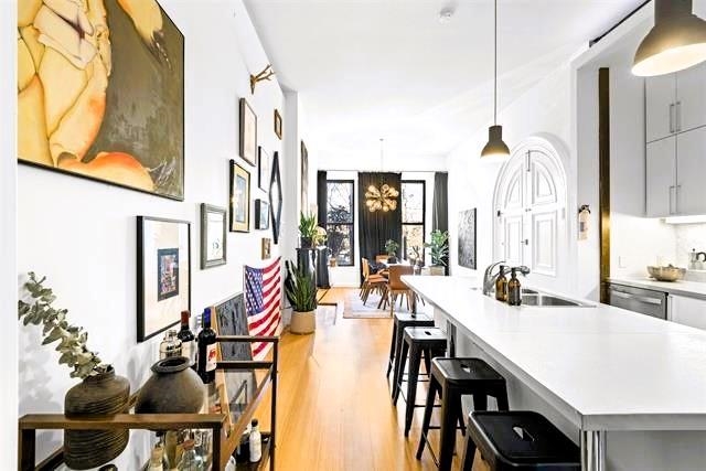 264 BARROW ST Unit: 1