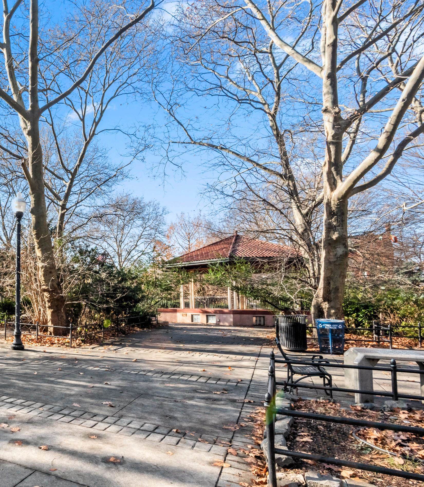 297 BARROW ST Unit: 32