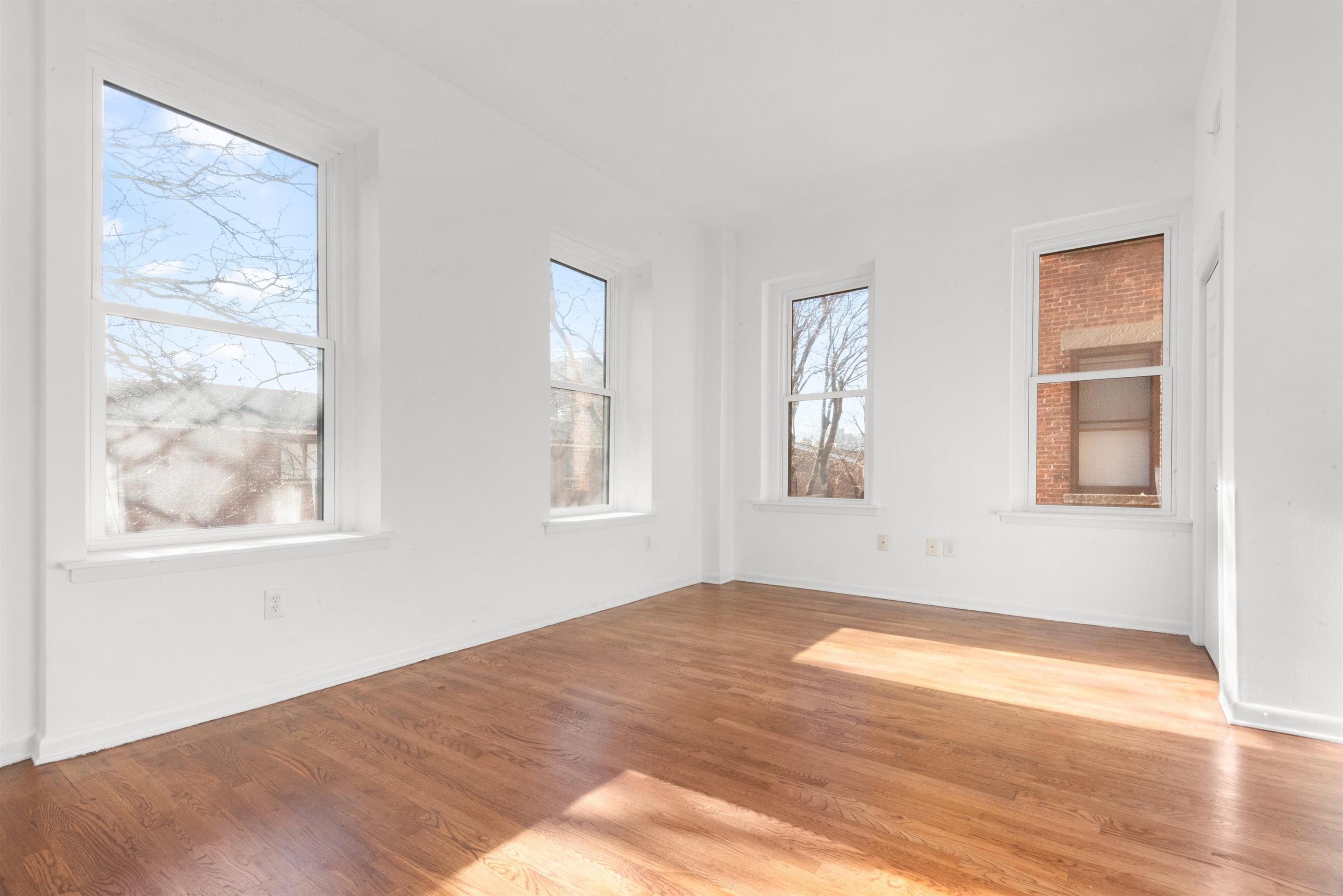 187 WAYNE ST Unit: 201C