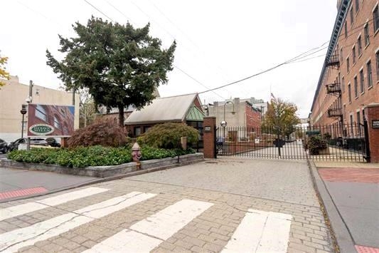 187 WAYNE ST Unit: 201C