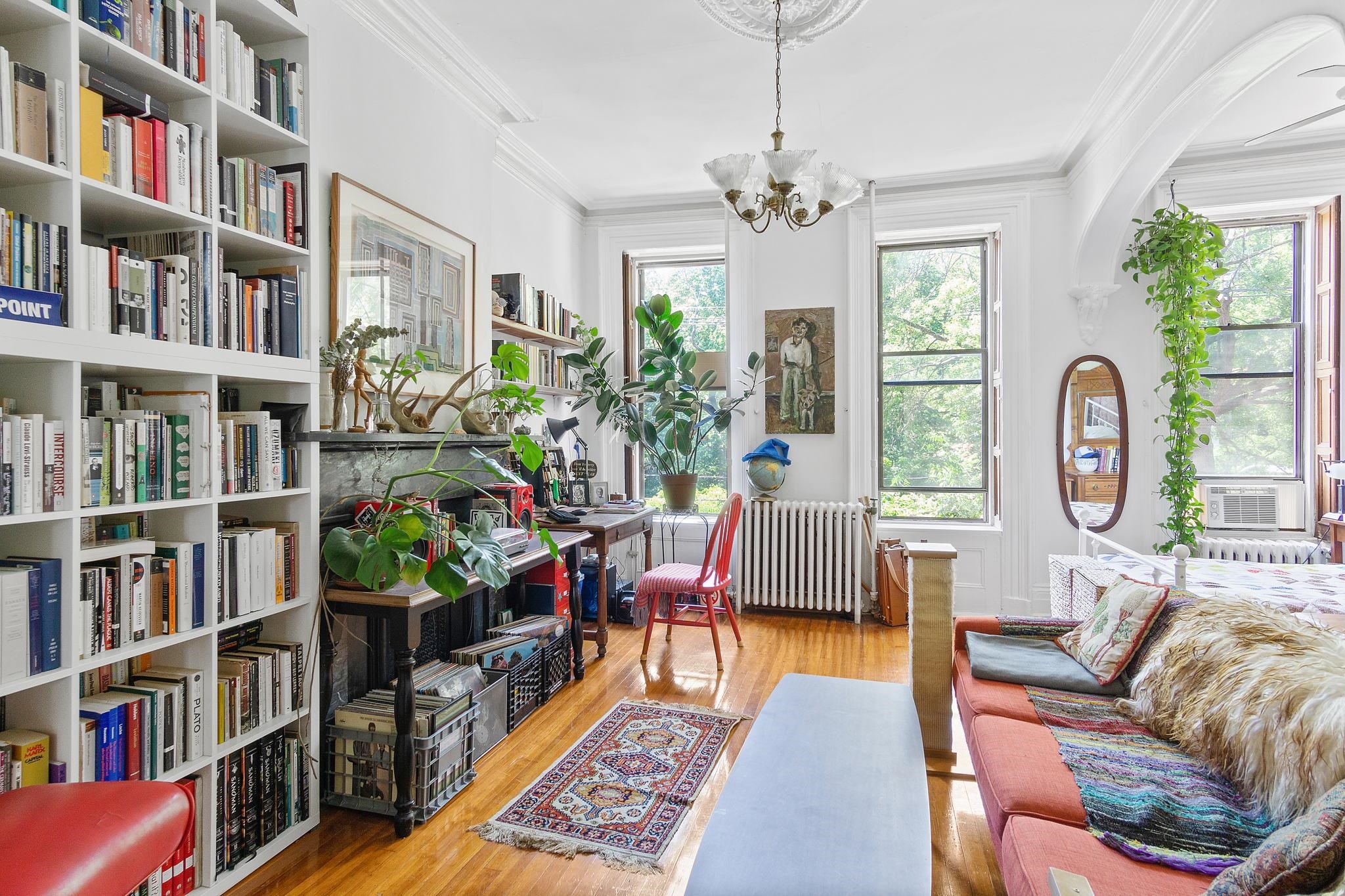 262 BARROW ST Unit: 2