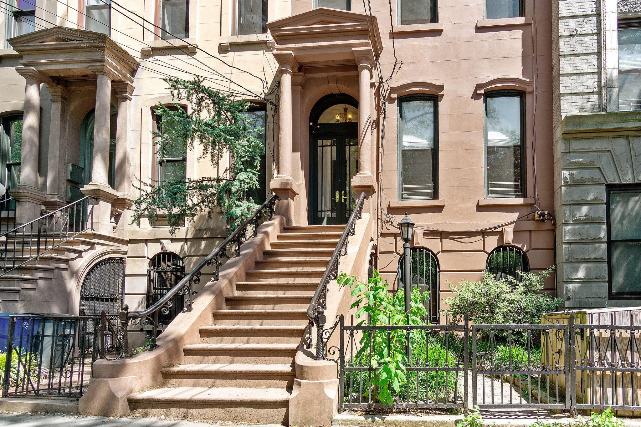 262 BARROW ST Unit: 2