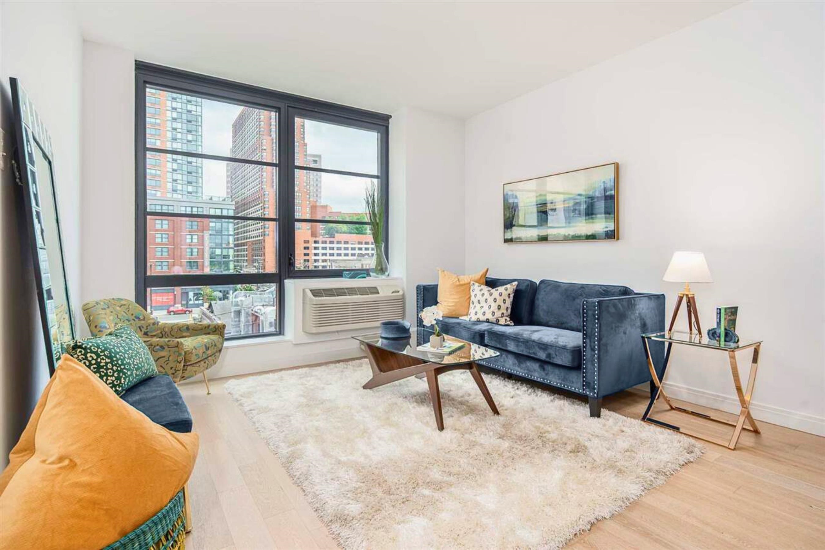 160 1ST ST Unit: 401