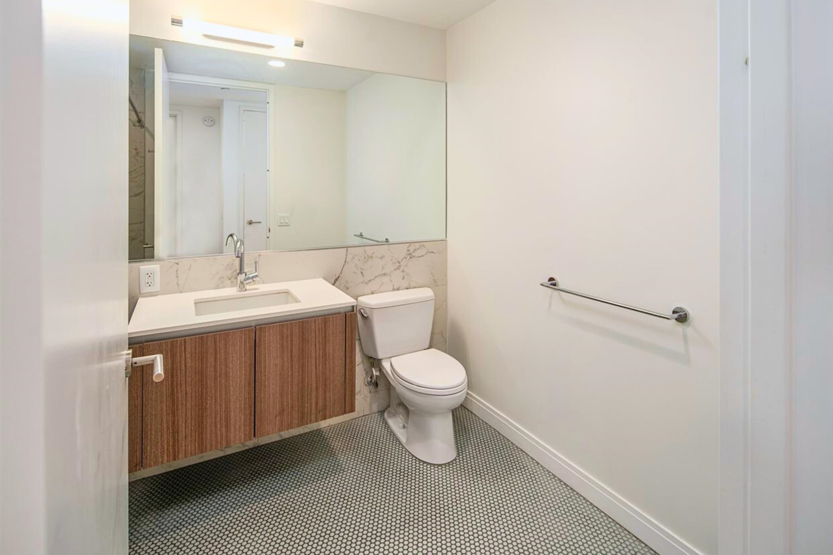 160 1ST ST Unit: 401