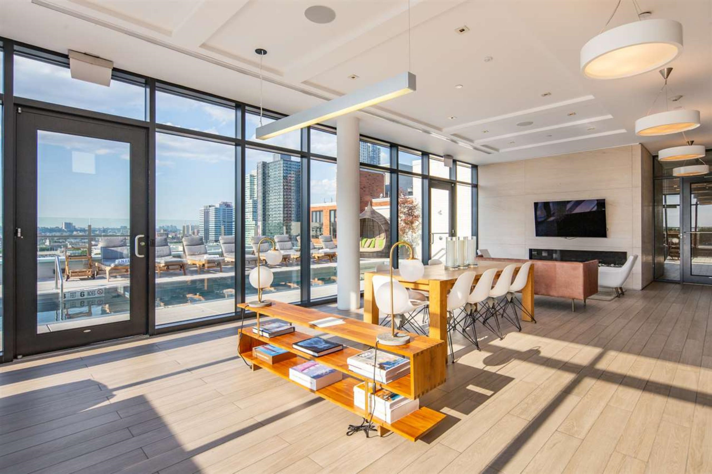 160 1ST ST Unit: 401