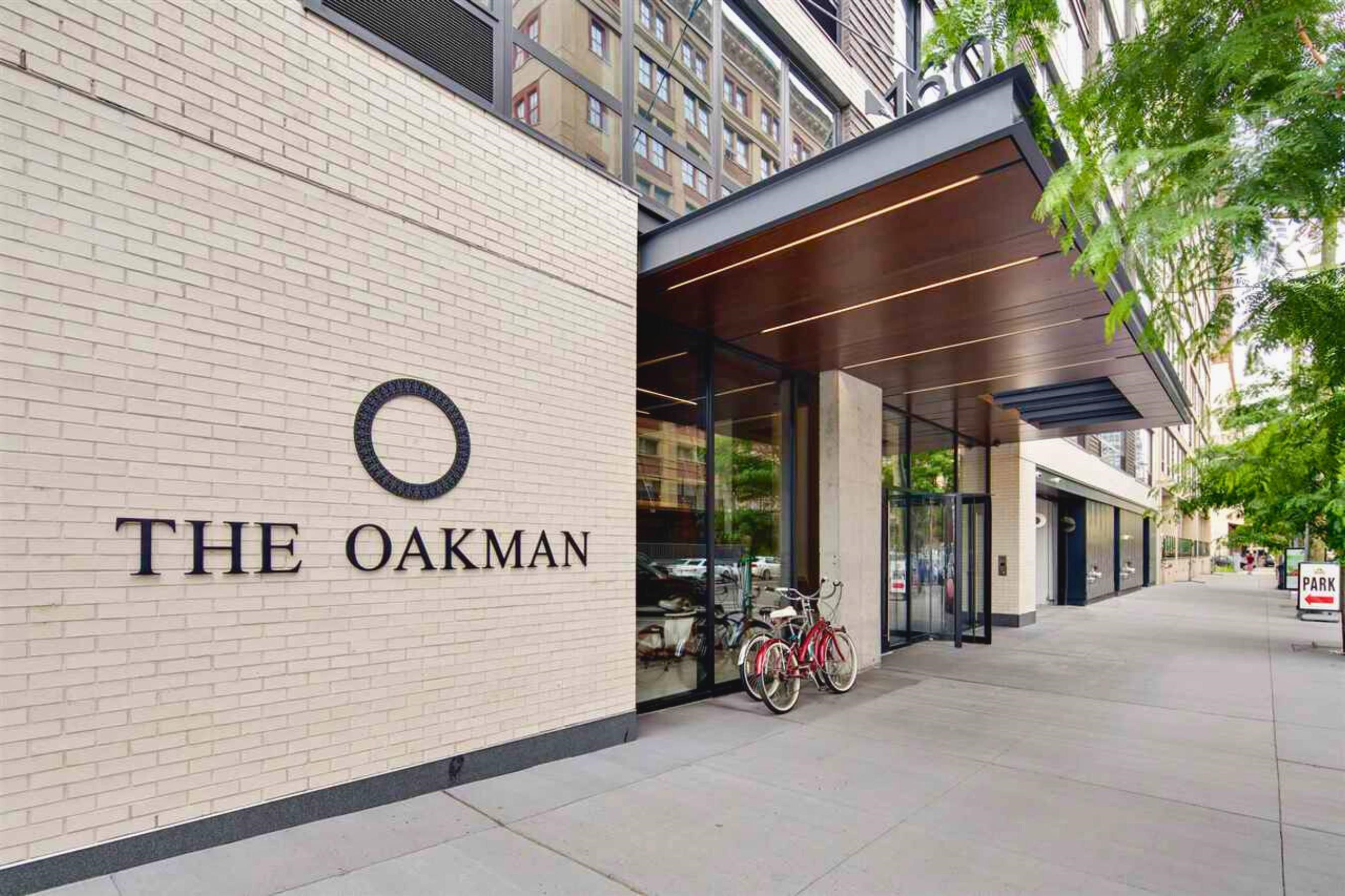 160 1ST ST Unit: 401