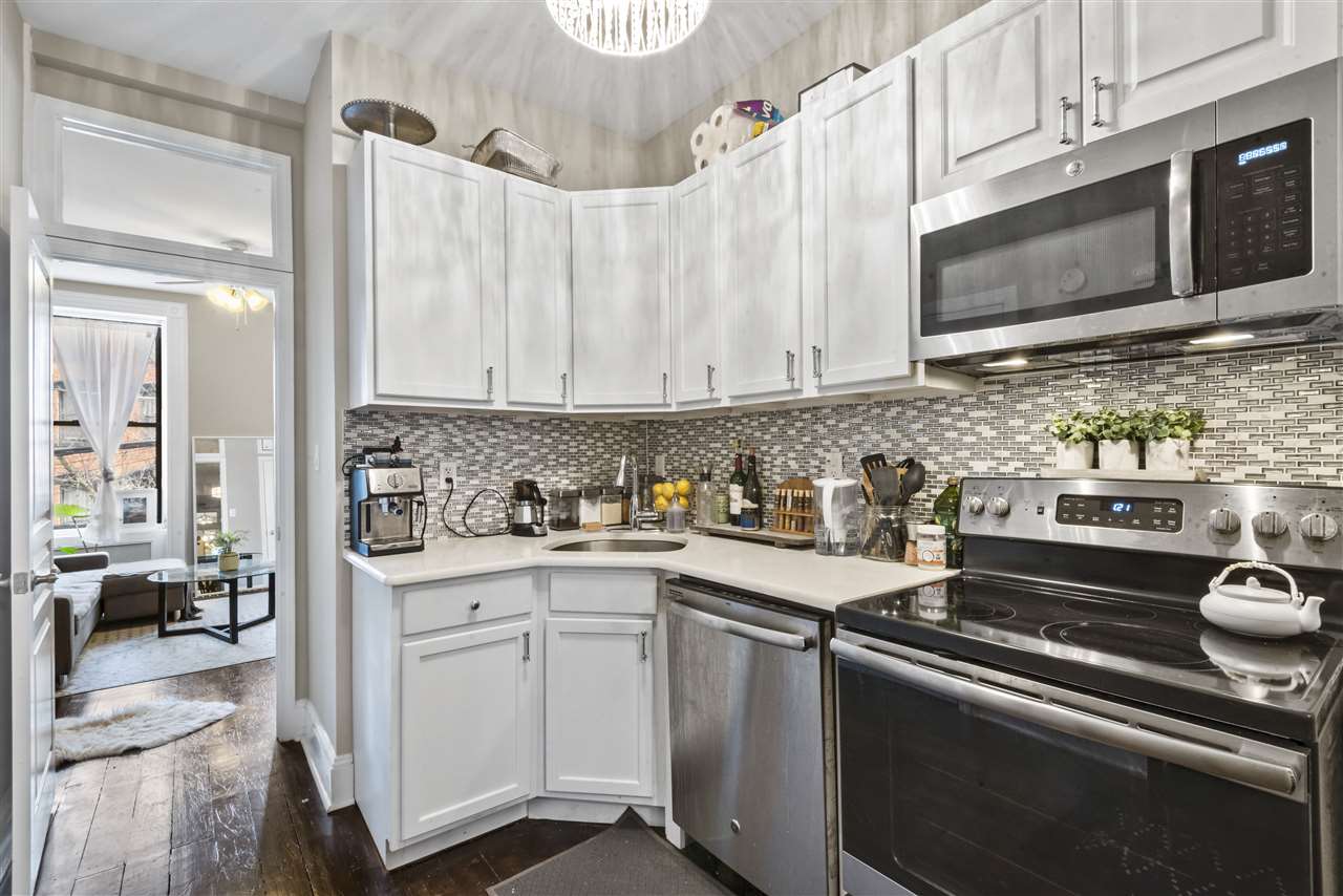 515 MANILA AVE Unit: 2L