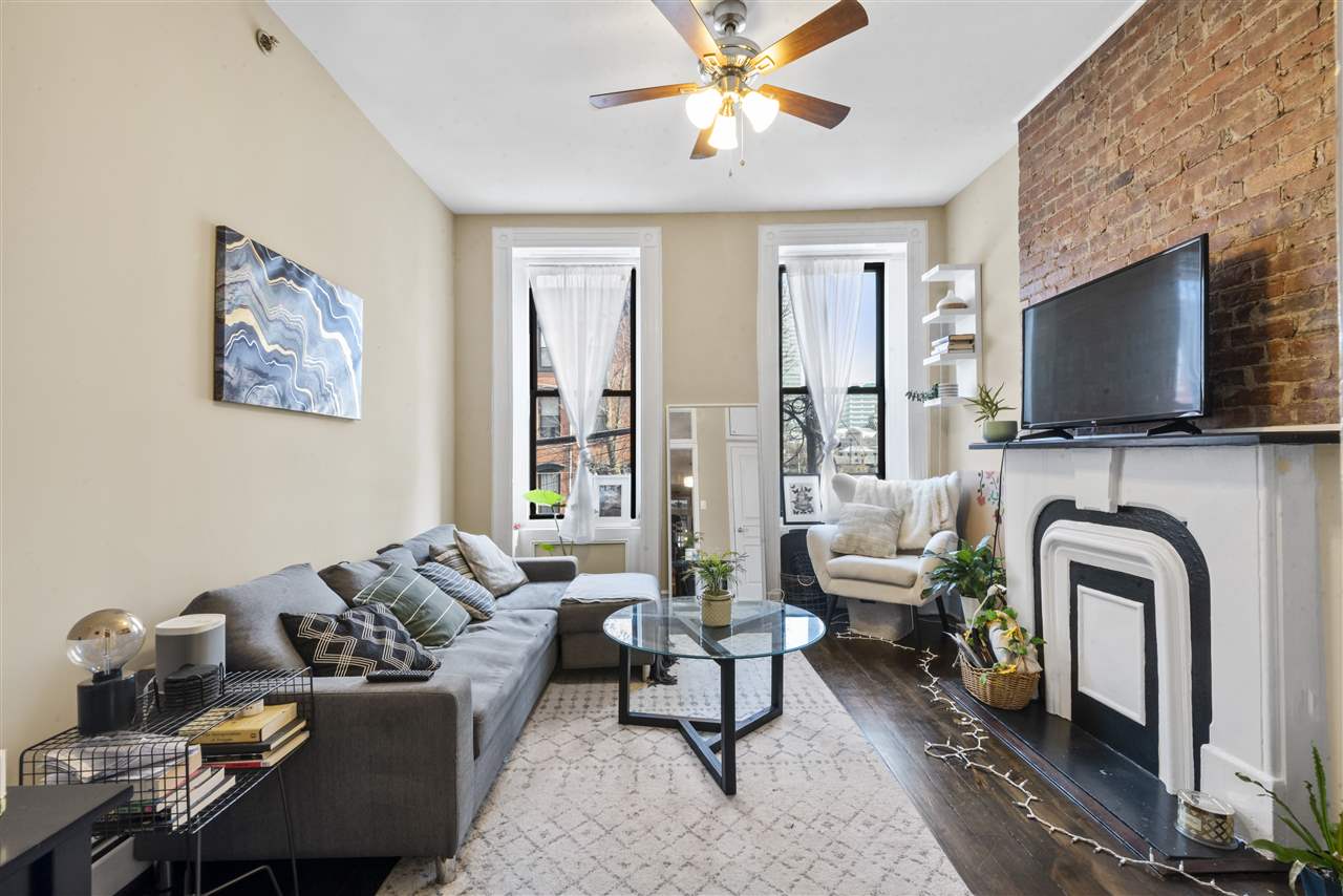 515 MANILA AVE Unit: 2L