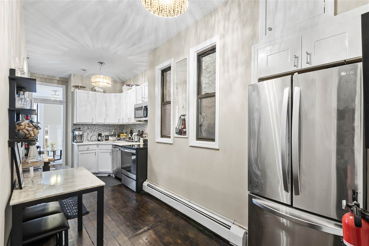 515 MANILA AVE Unit: 2L