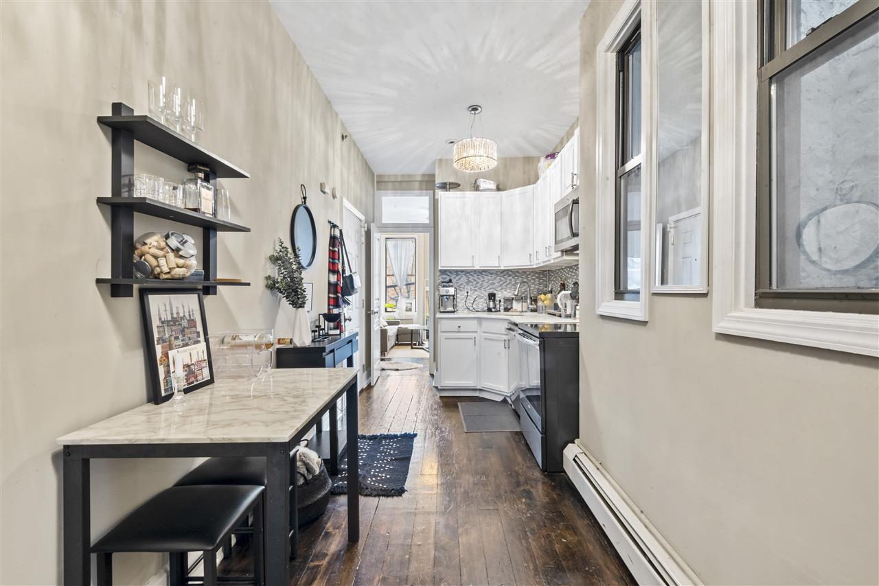 515 MANILA AVE Unit: 2L