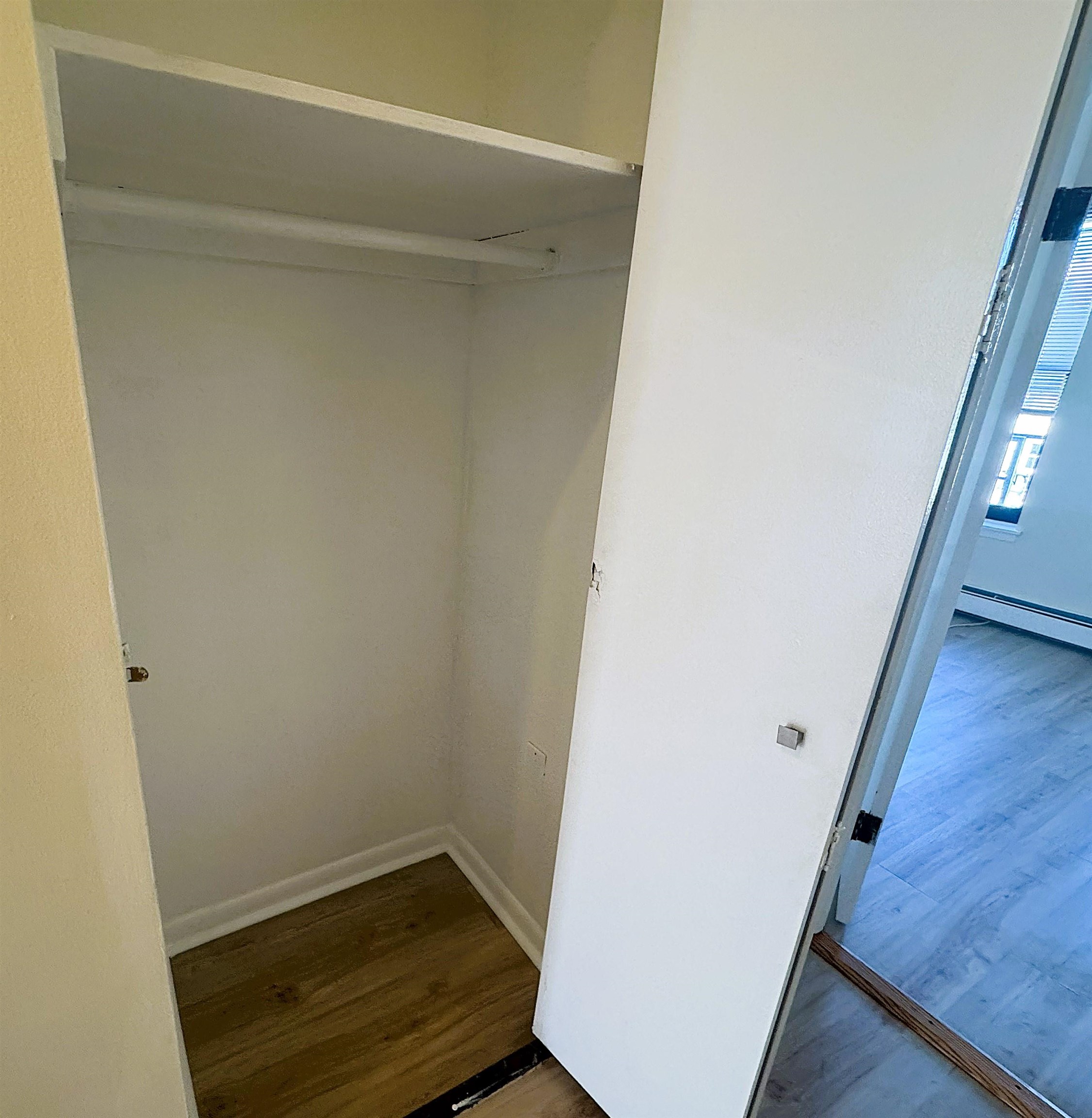 496 PAVONIA AVE Unit: B4