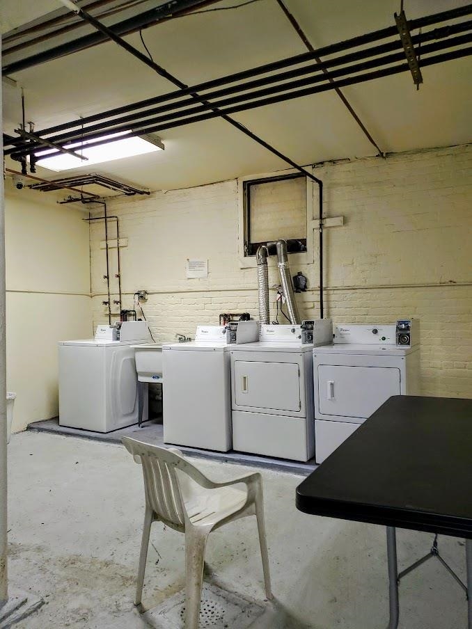 496 PAVONIA AVE Unit: B4