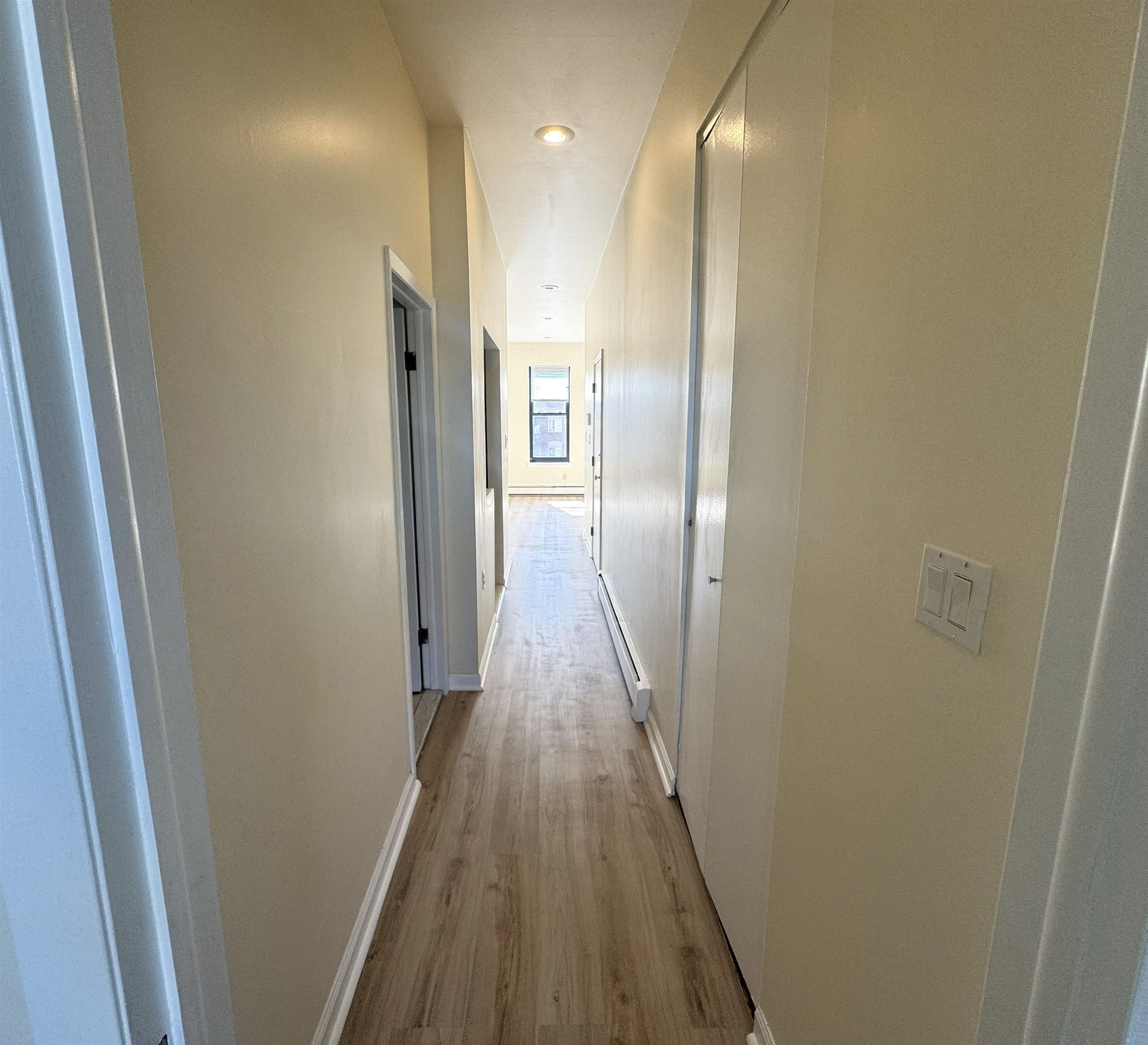 496 PAVONIA AVE Unit: B4