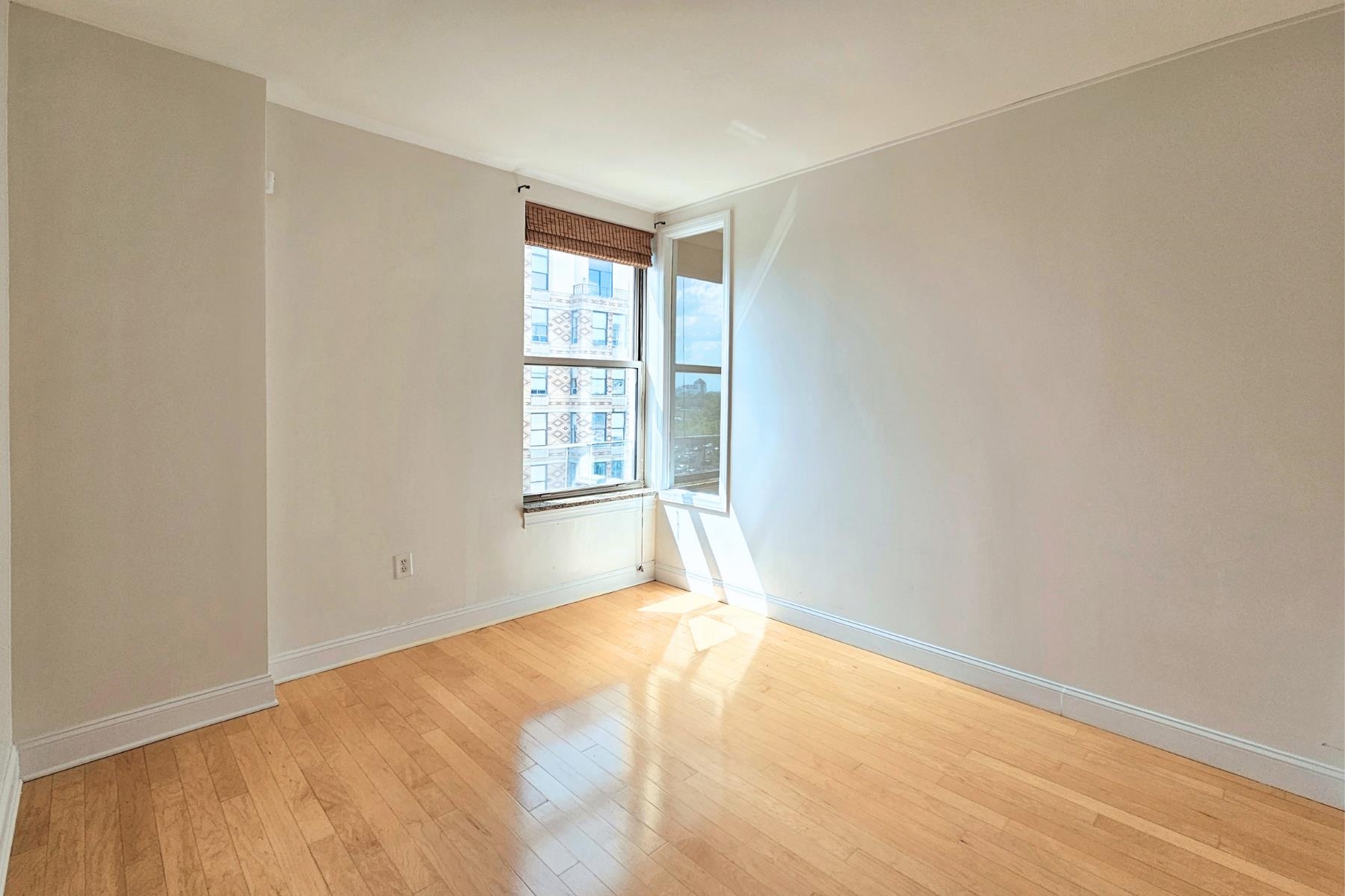 10 REGENT ST Unit: 704