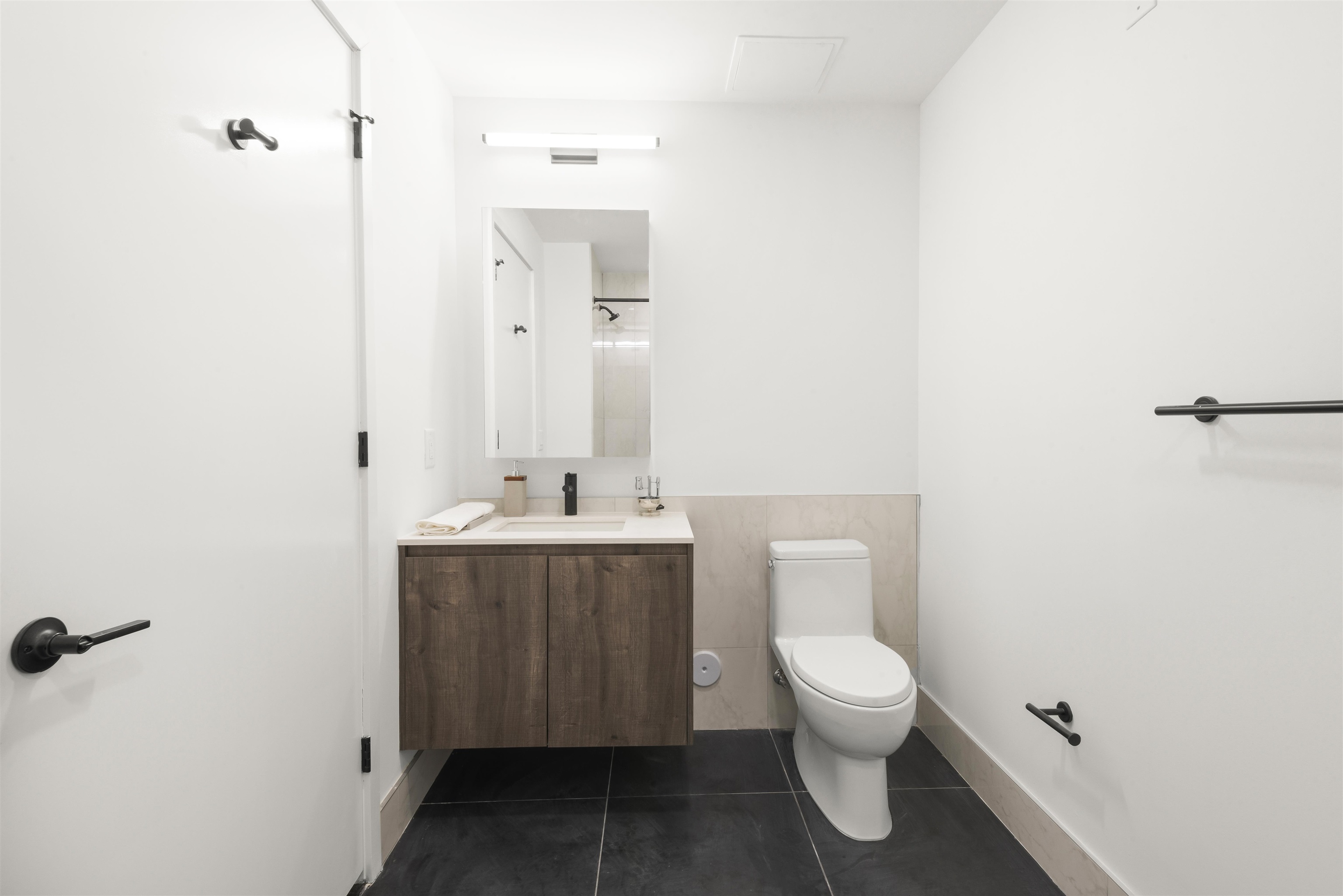 55 JORDAN AVE Unit: 2211