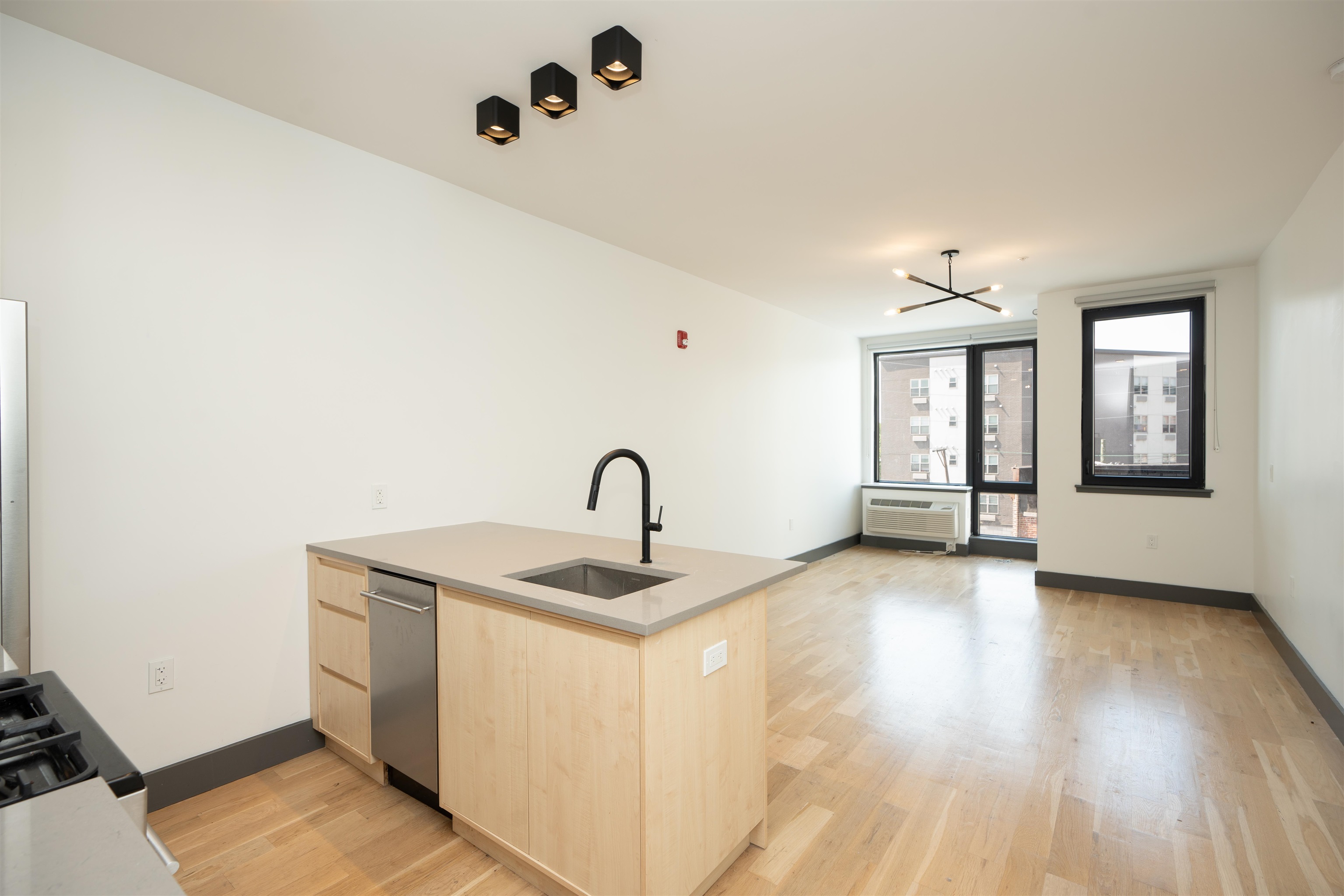 424 ARLINGTON AVE Unit: 408