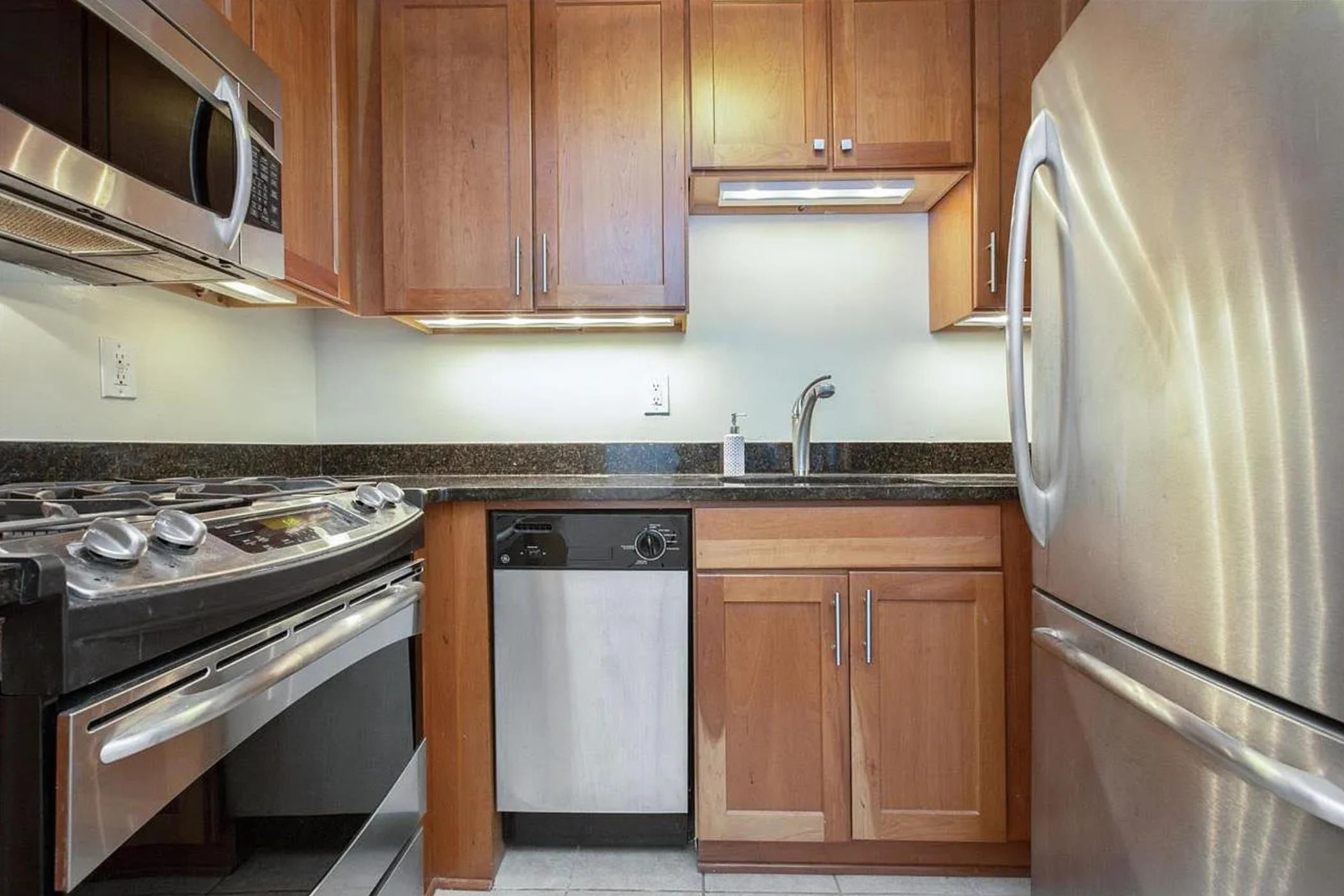 341 MONMOUTH ST Unit: 306D