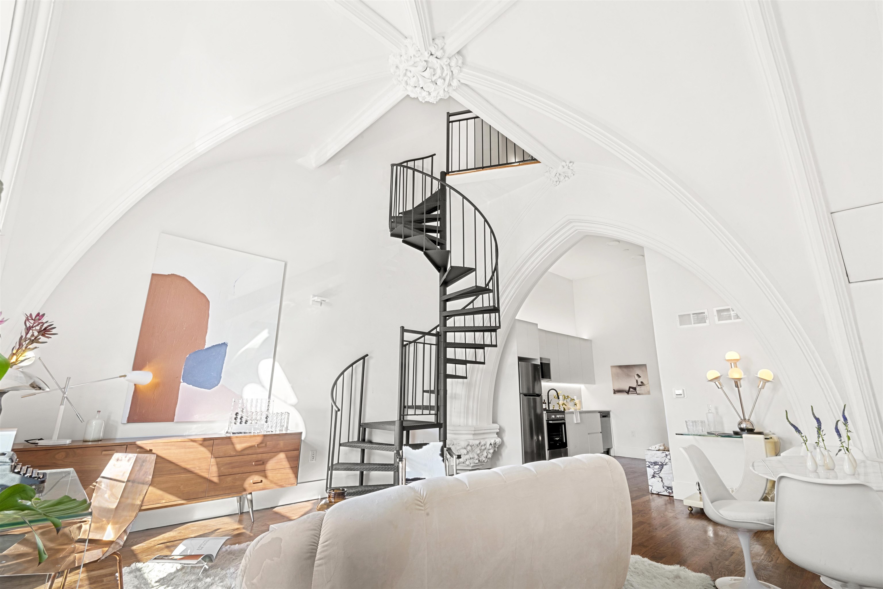 380 MONTGOMERY ST Unit: 214