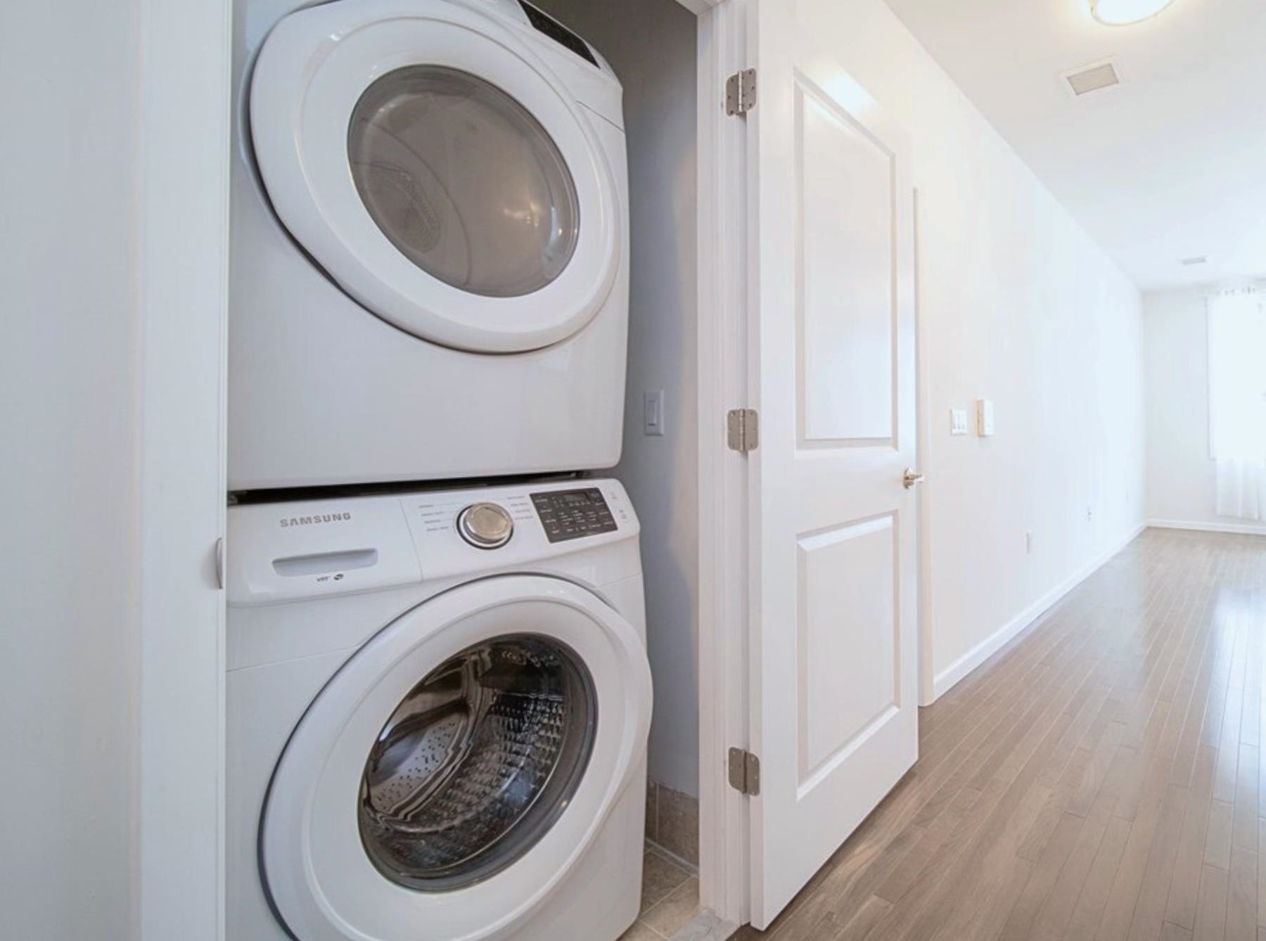 850 NEWARK AVE Unit: 4D