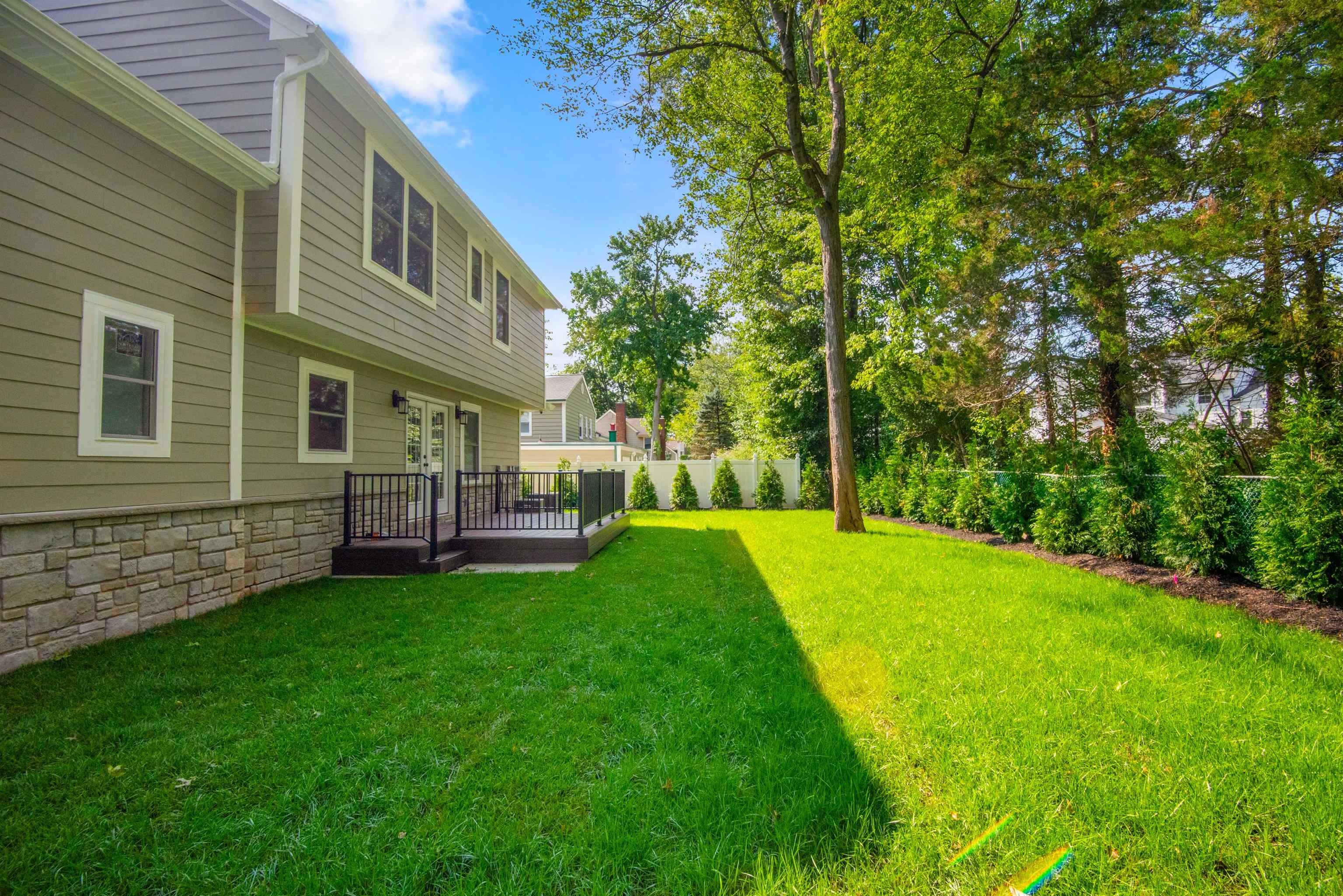 1283 RAHWAY AVE