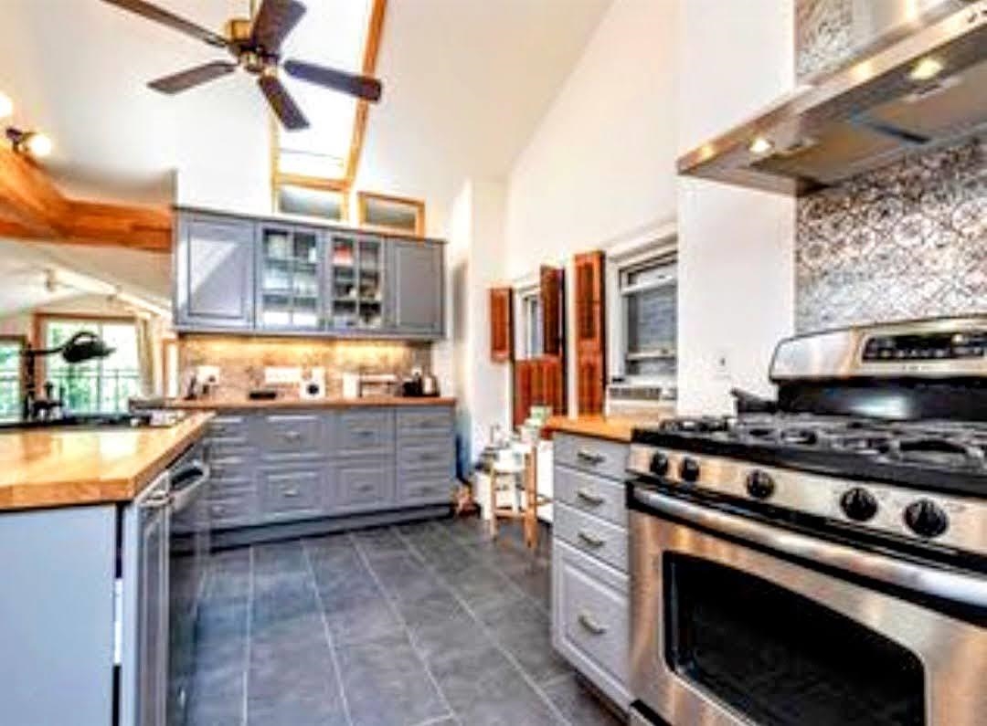 56 MERCER ST Unit: 2