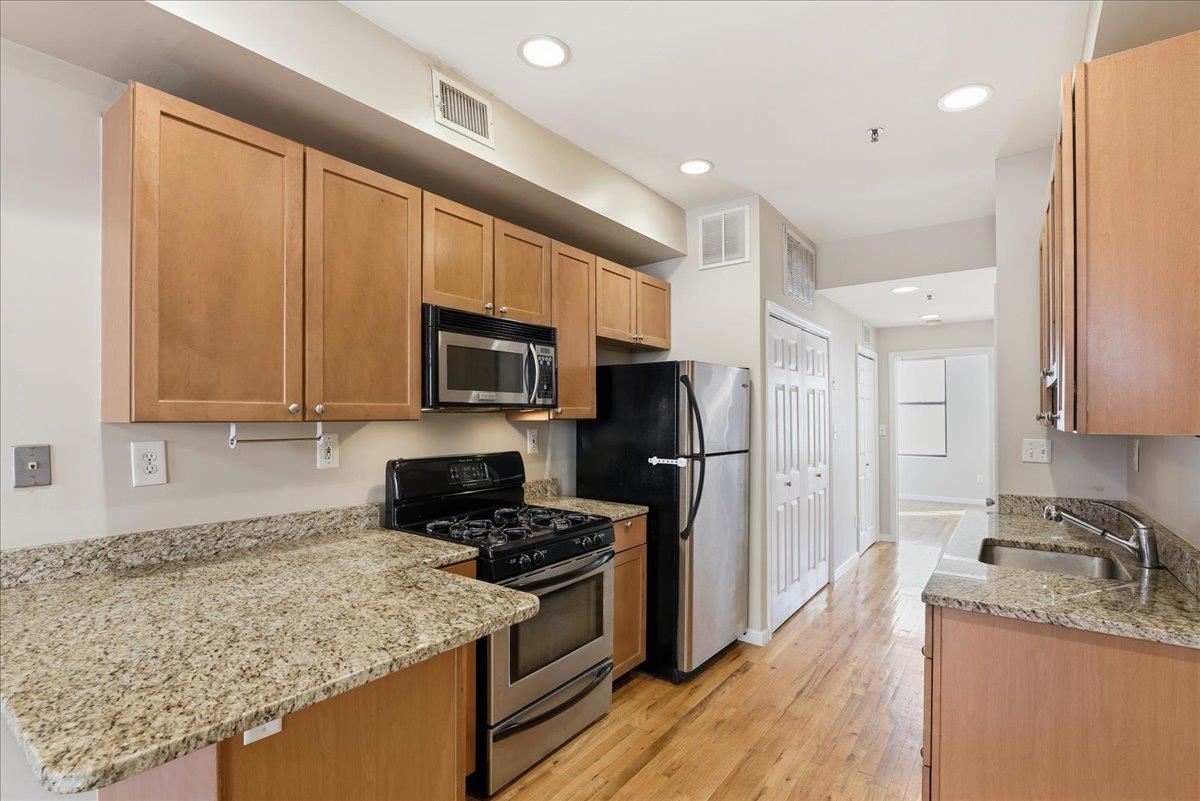129 WILLOW AVE Unit: 3L