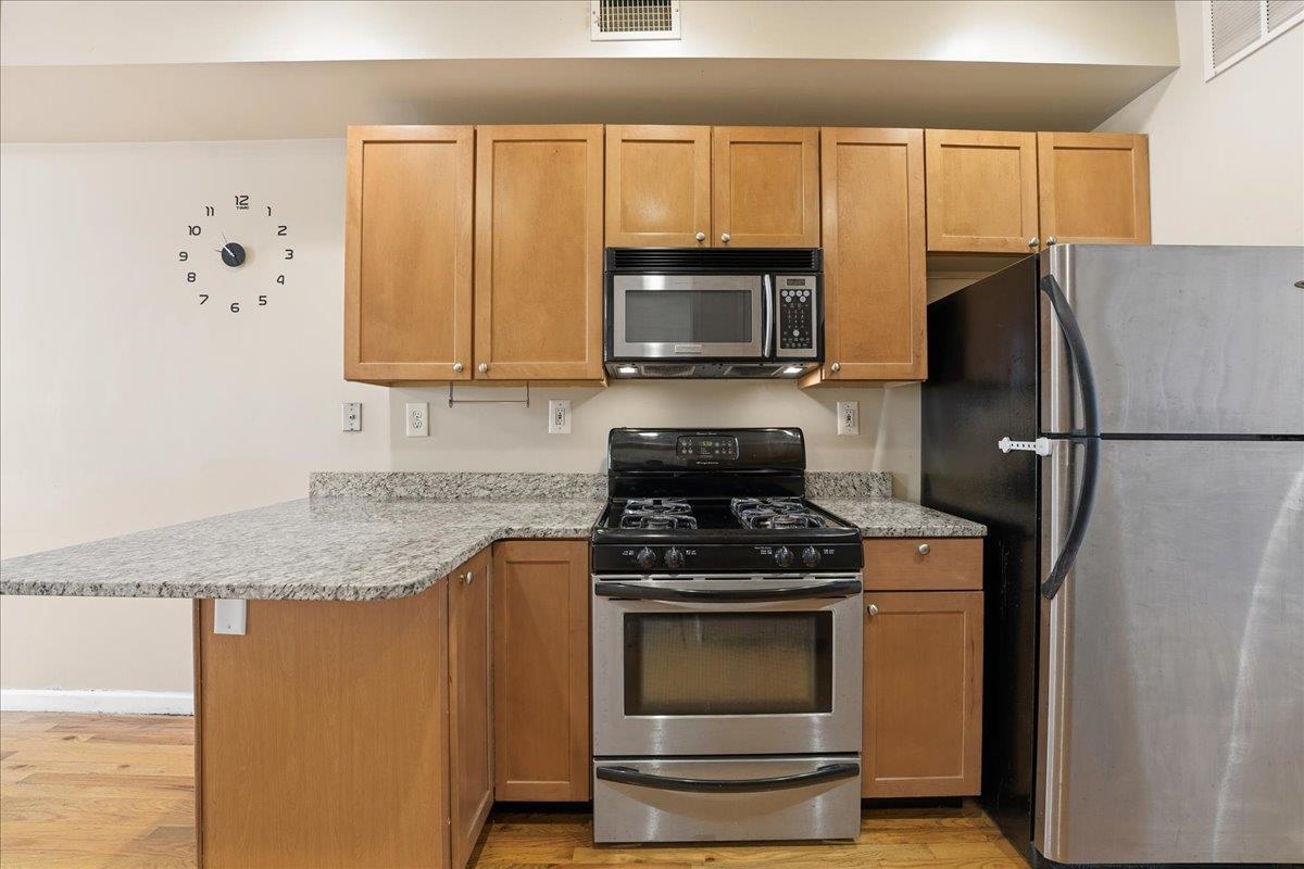 129 WILLOW AVE Unit: 3L