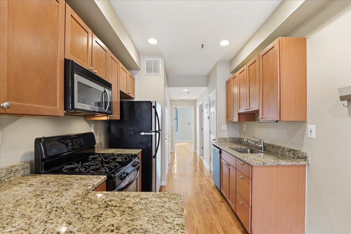 129 WILLOW AVE Unit: 3L
