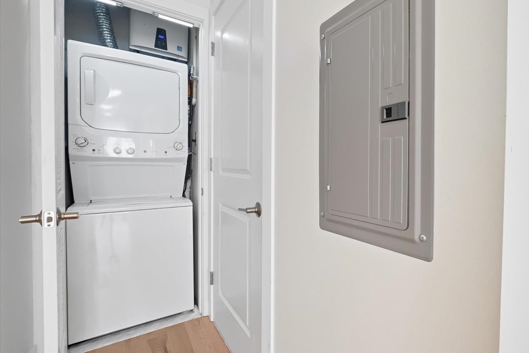 251 NEWARK AVE Unit: 2-C