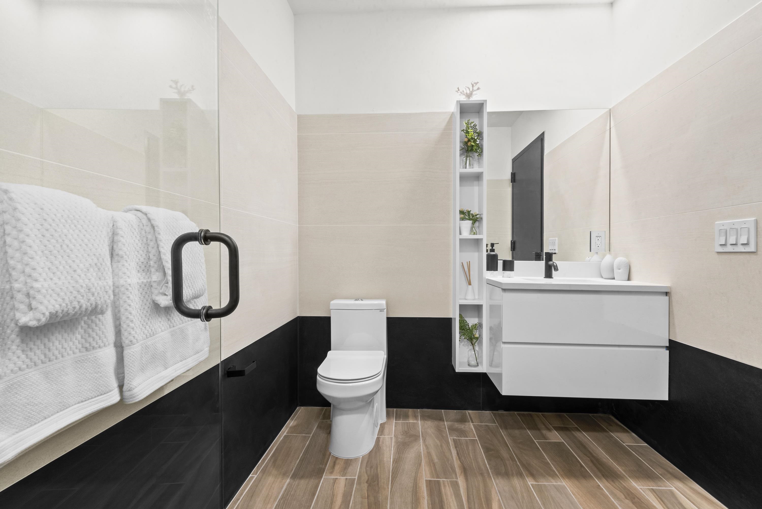 380 MONTGOMERY ST Unit: 2107