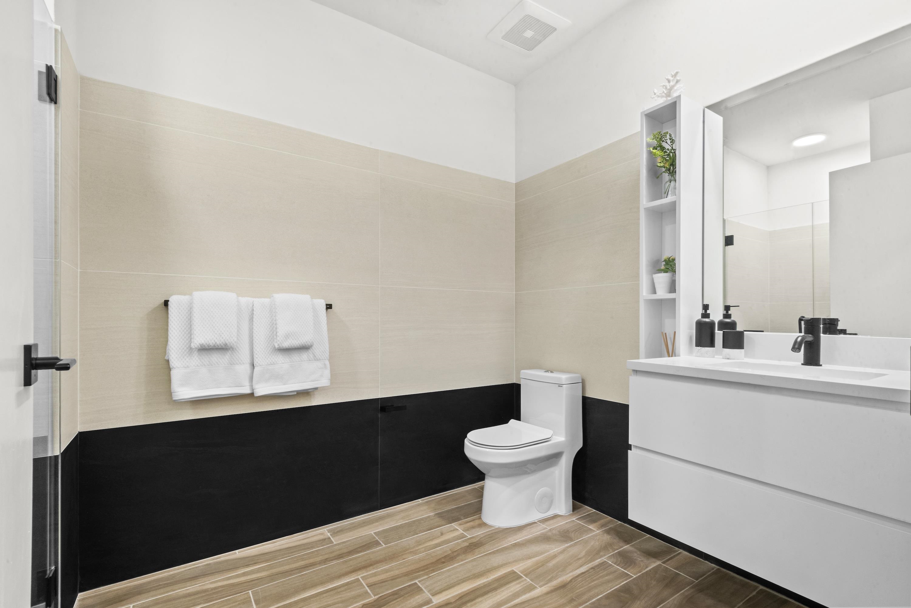 380 MONTGOMERY ST Unit: 2170