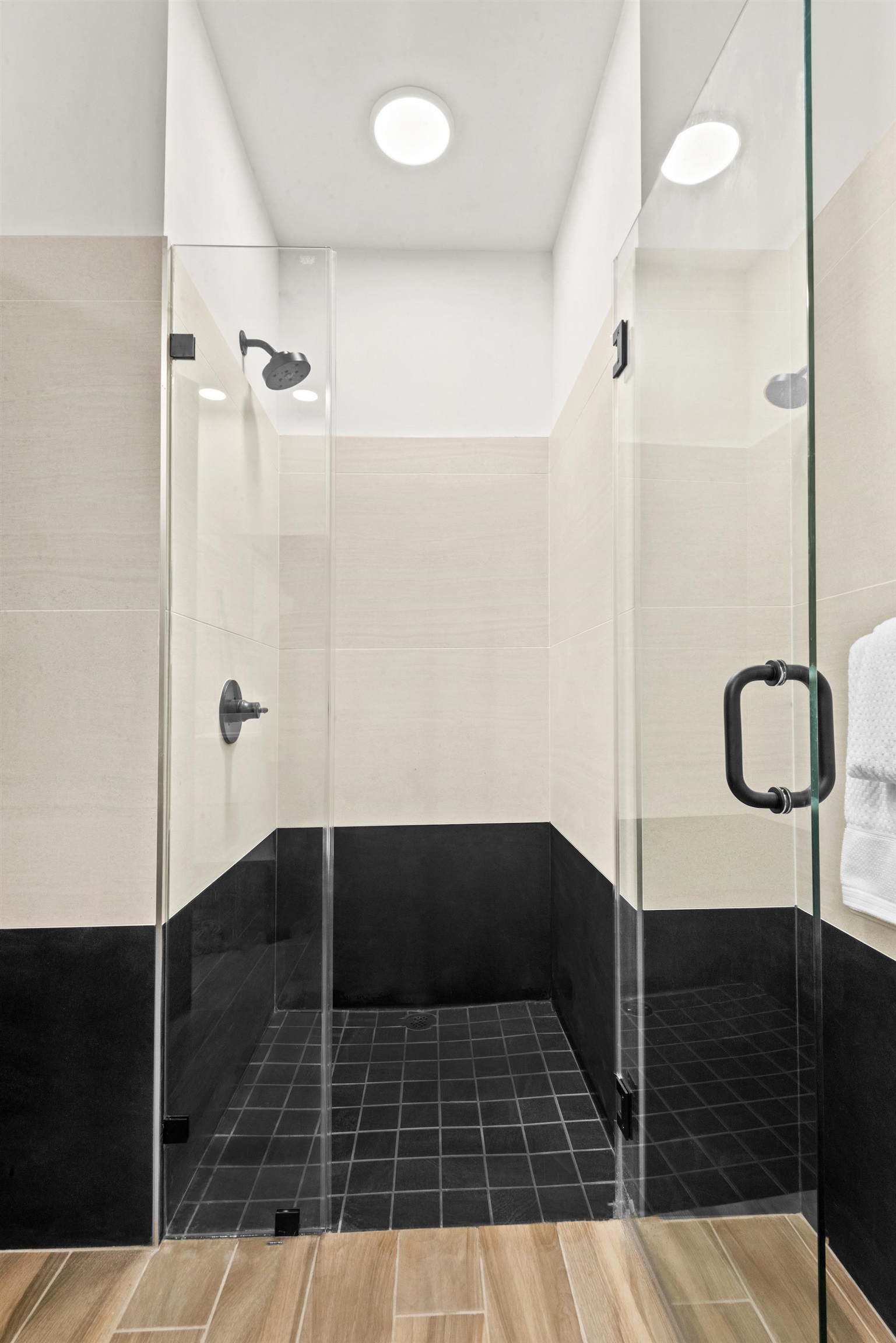 380 MONTGOMERY ST Unit: 2170