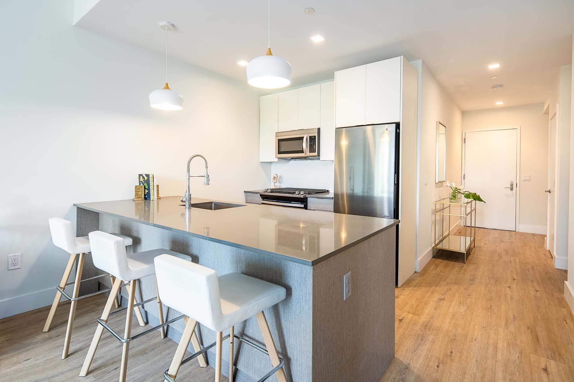 323 PINE ST Unit: 303