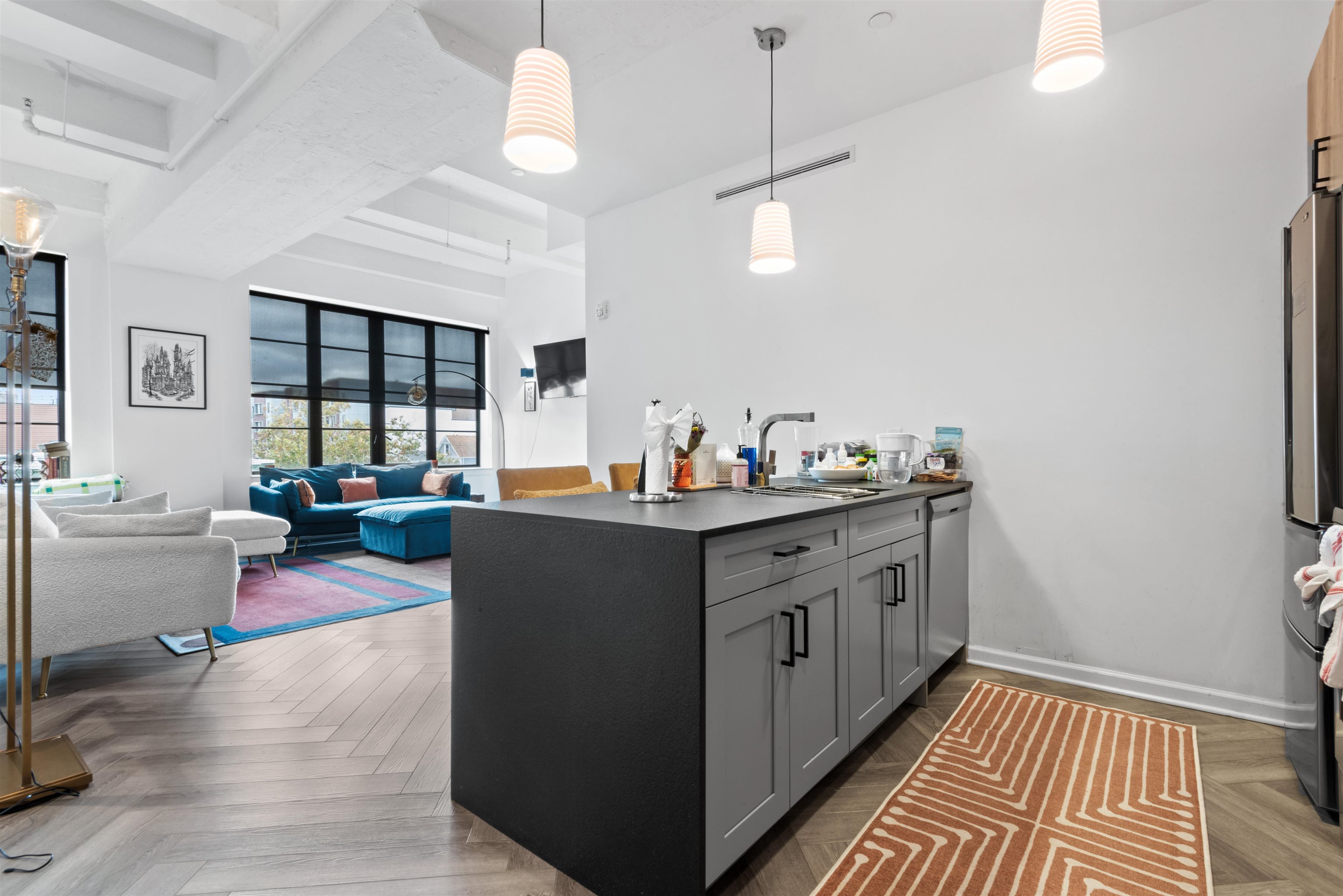 142 CHARLES ST Unit: 3C