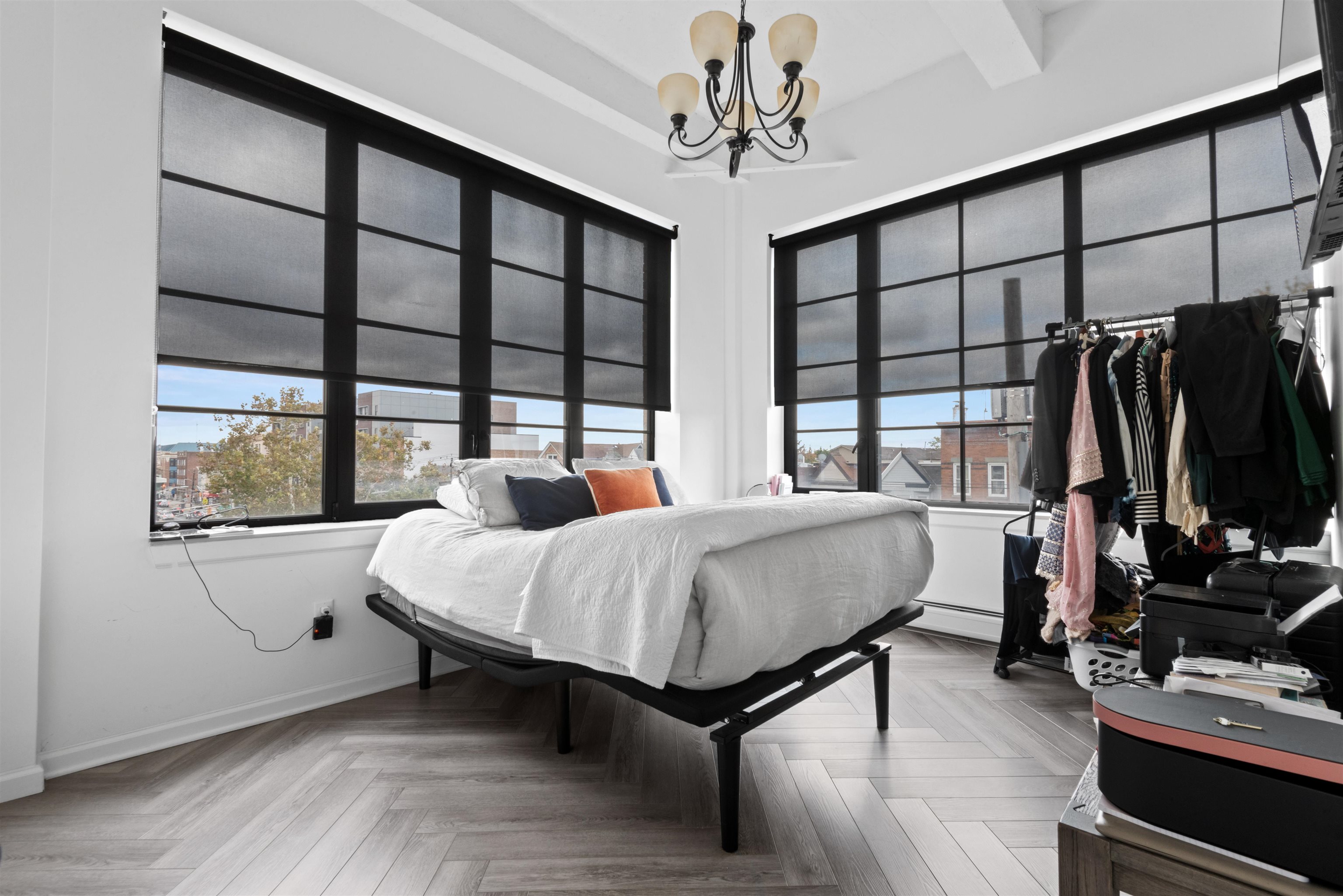 142 CHARLES ST Unit: 3C