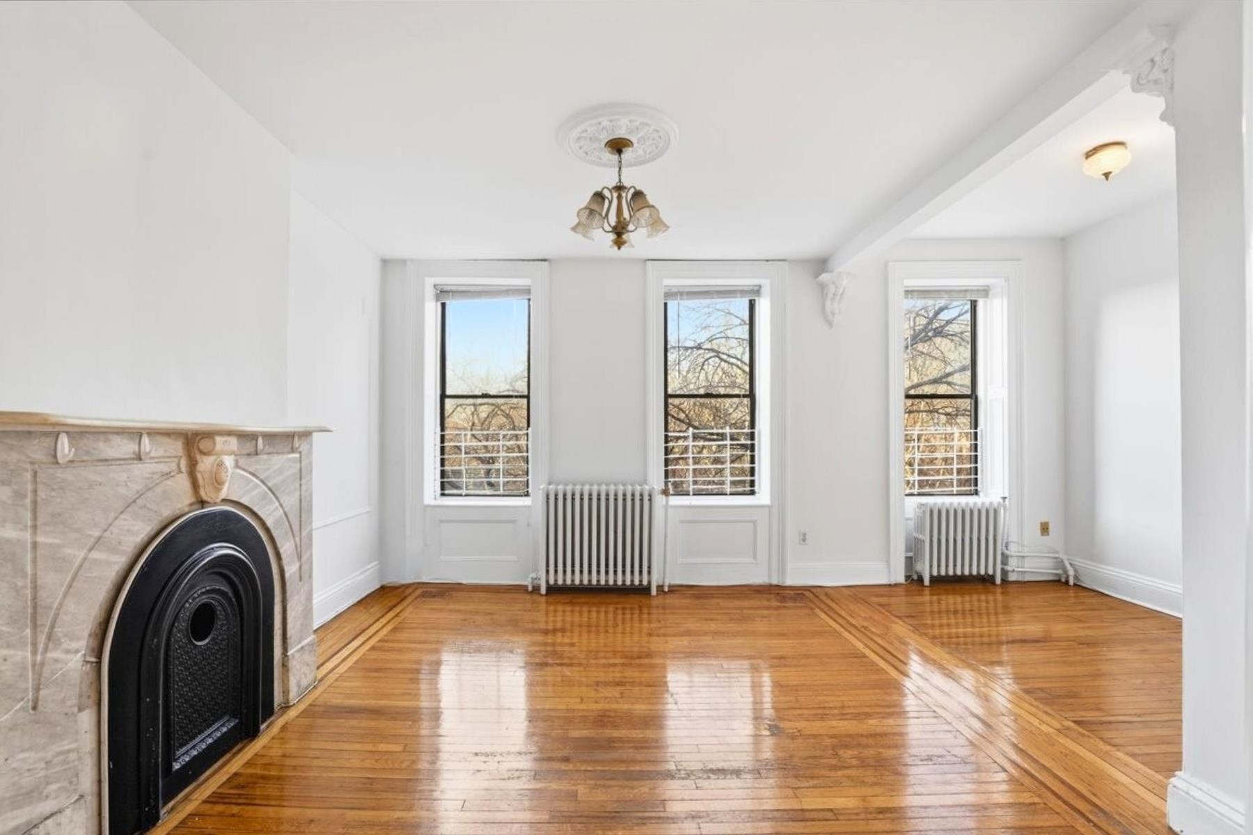 262 BARROW ST Unit: 3