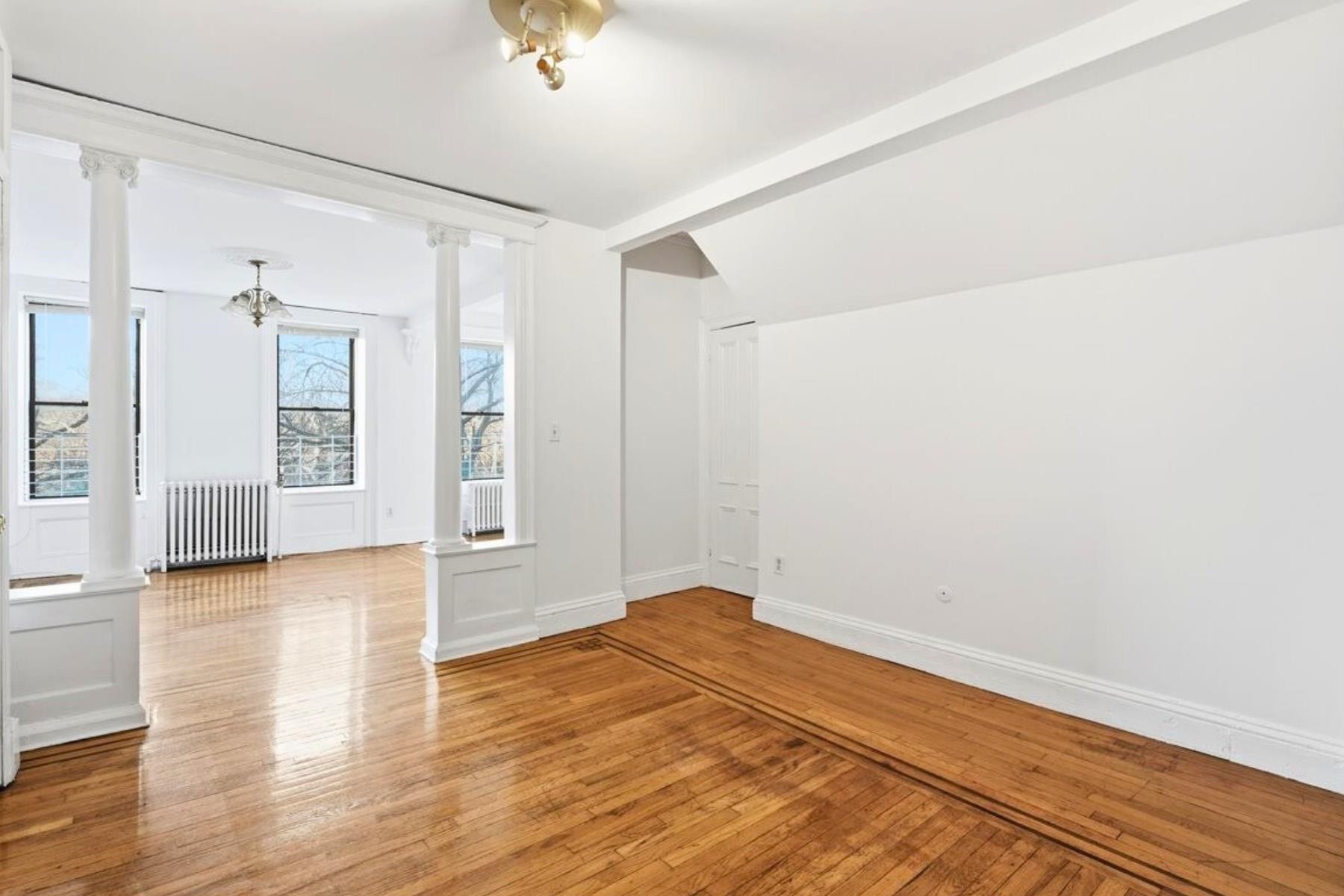 262 BARROW ST Unit: 3