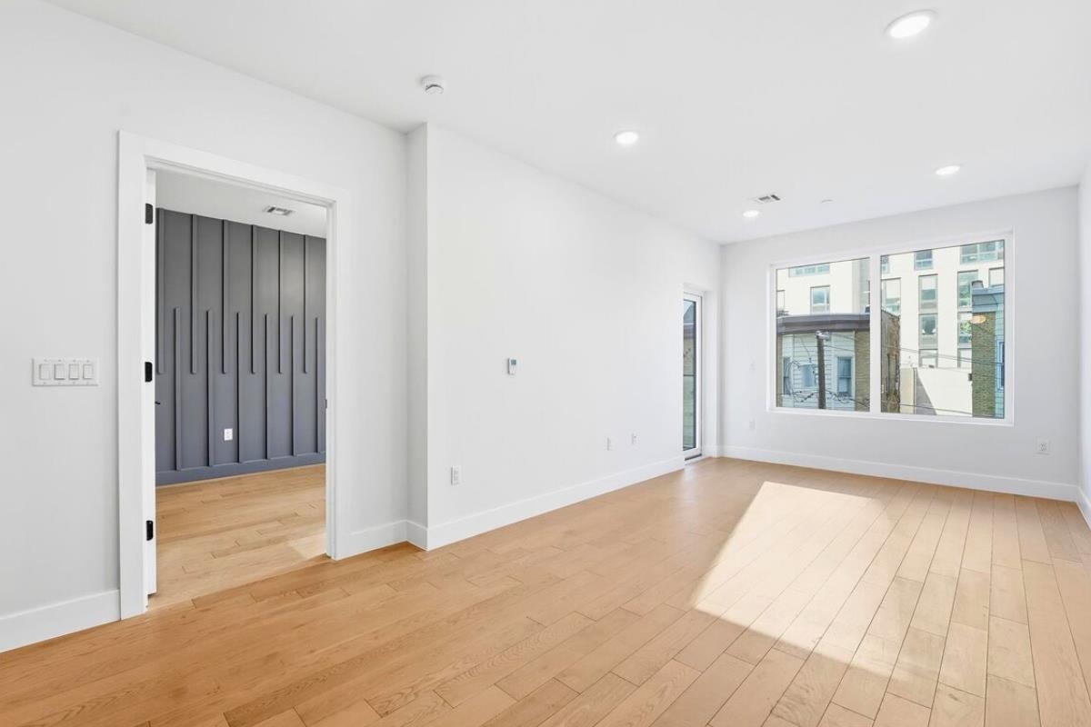35 ORCHARD ST Unit: 303