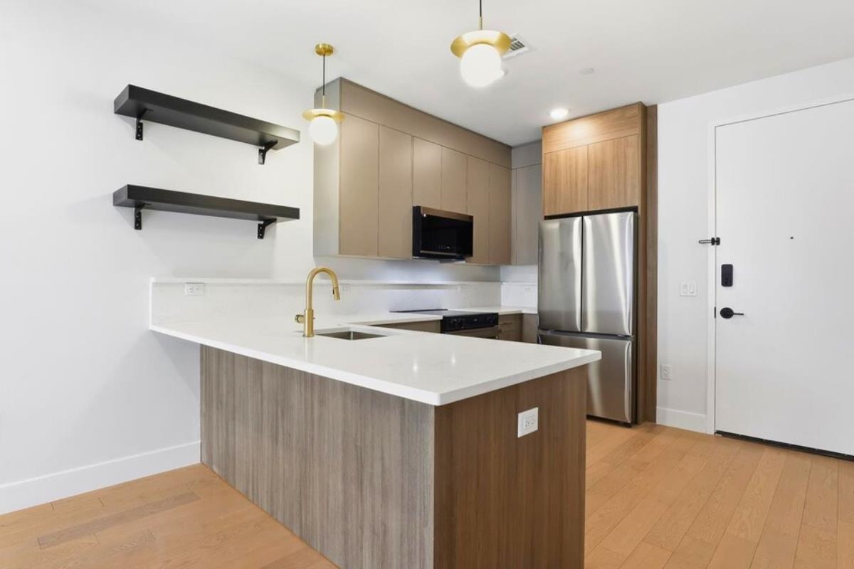 35 ORCHARD ST Unit: 303