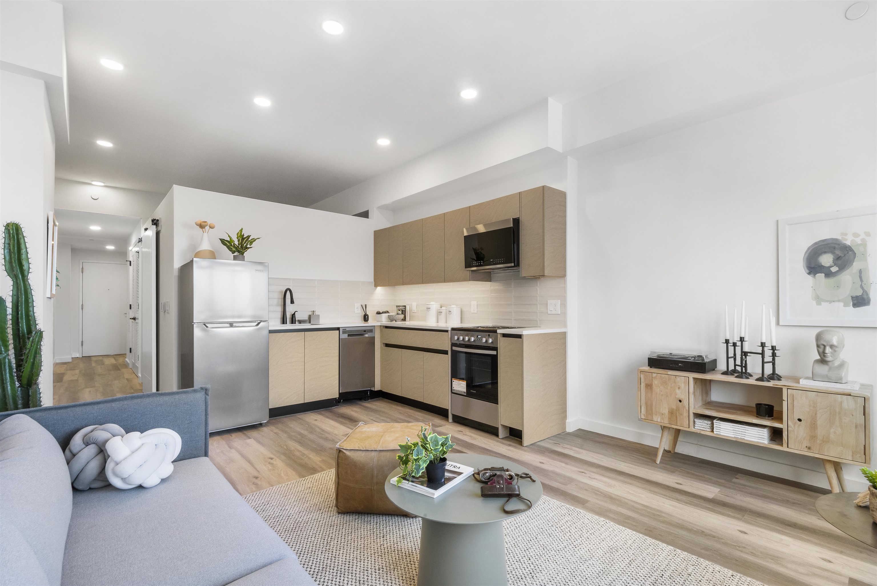 55 JORDAN AVE Unit: 3815