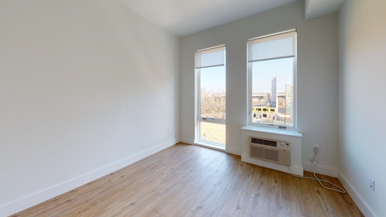 323 PINE ST Unit: 502