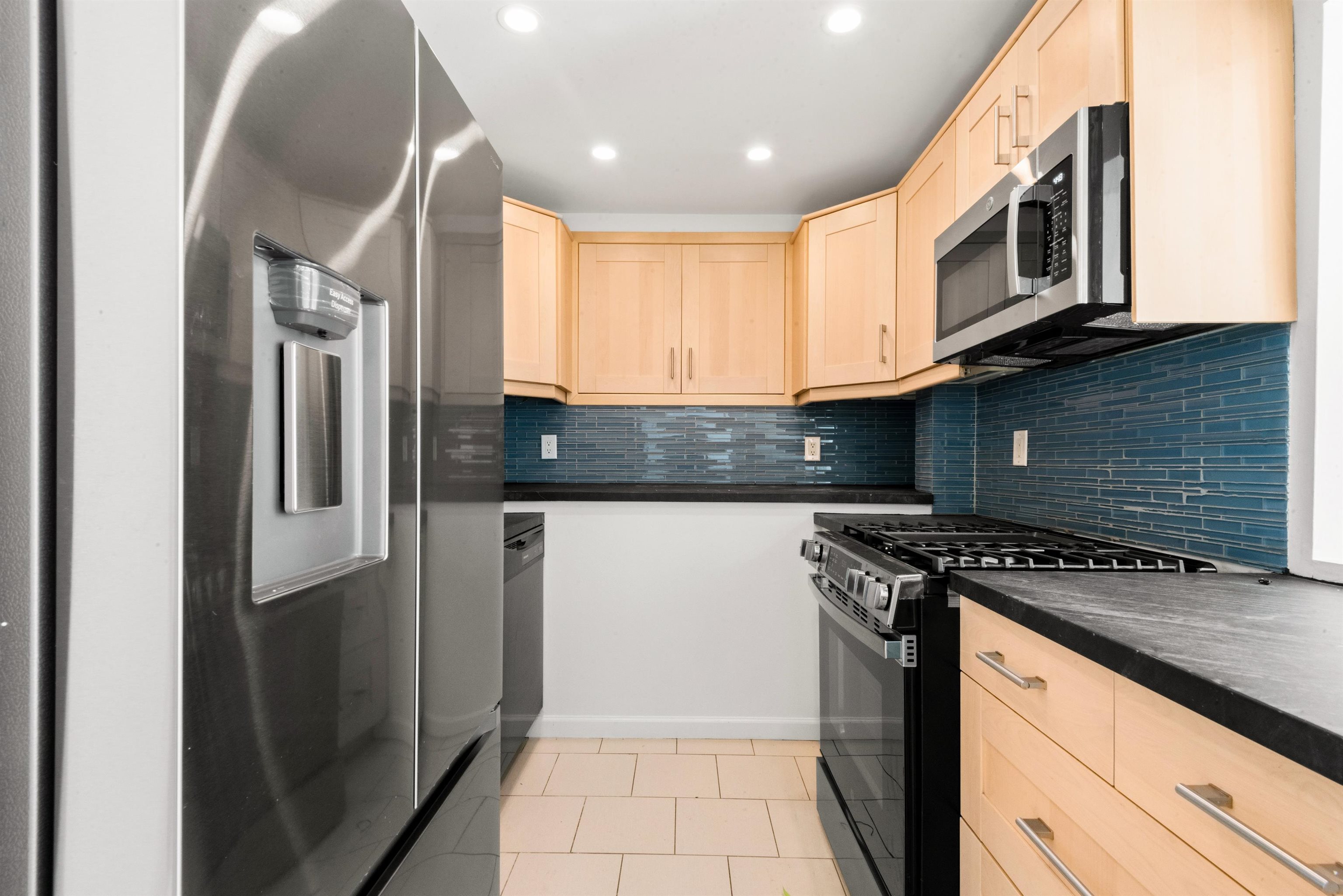 296 3RD ST Unit: 7