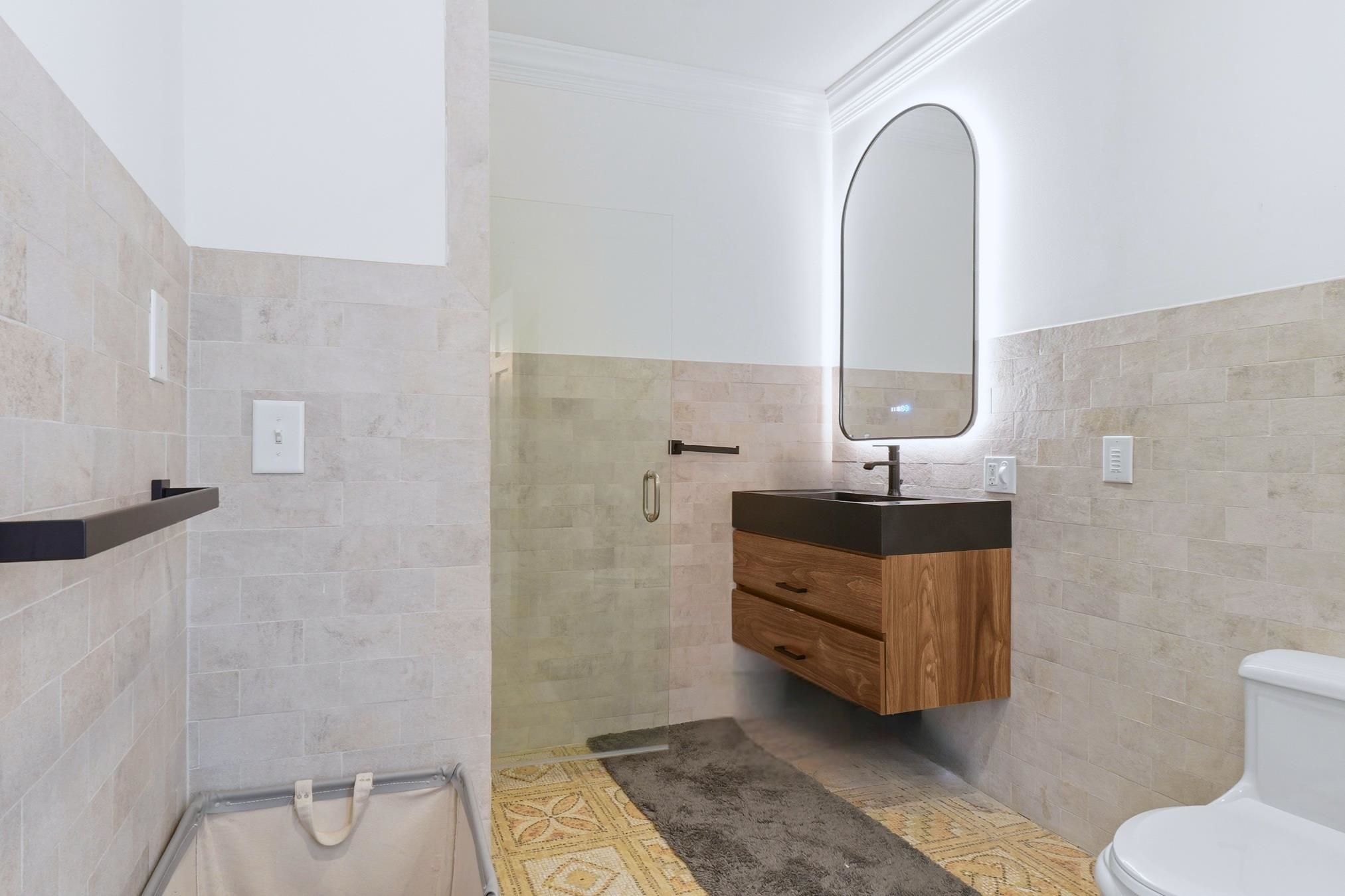 81 MONTGOMERY ST Unit: 7