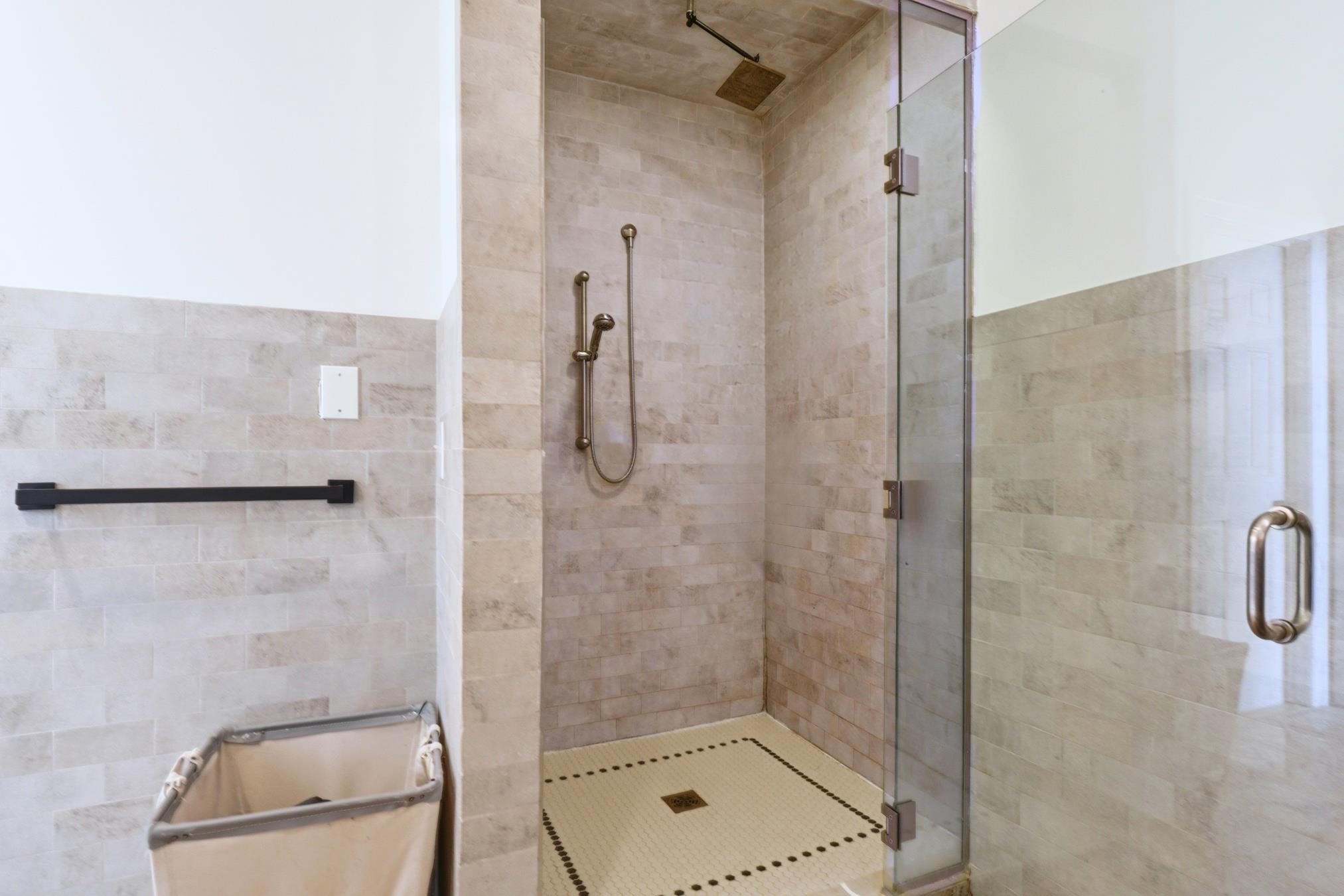 81 MONTGOMERY ST Unit: 7