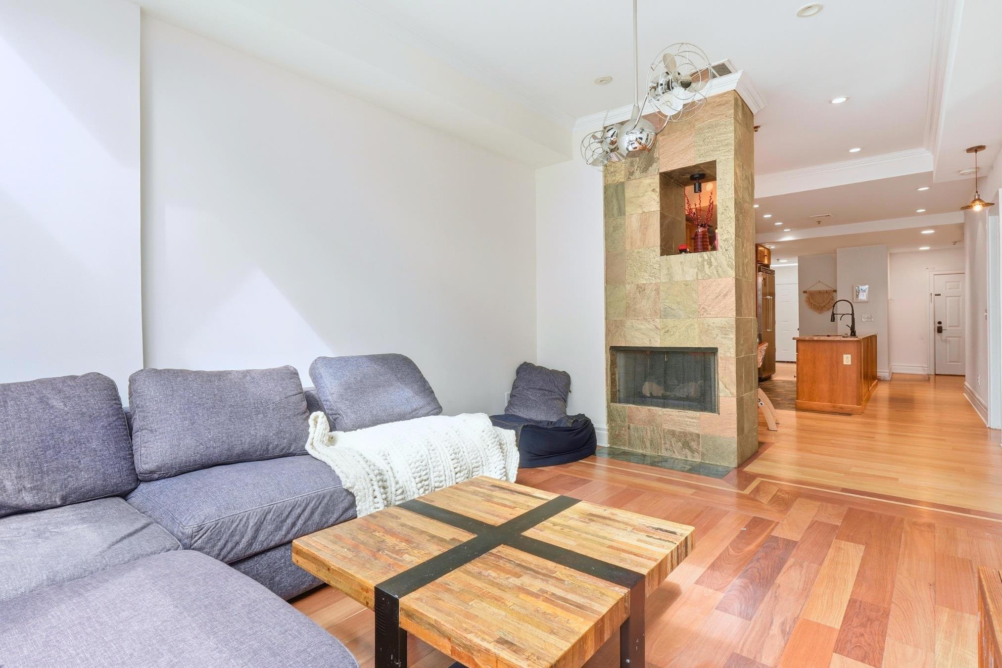 81 MONTGOMERY ST Unit: 7