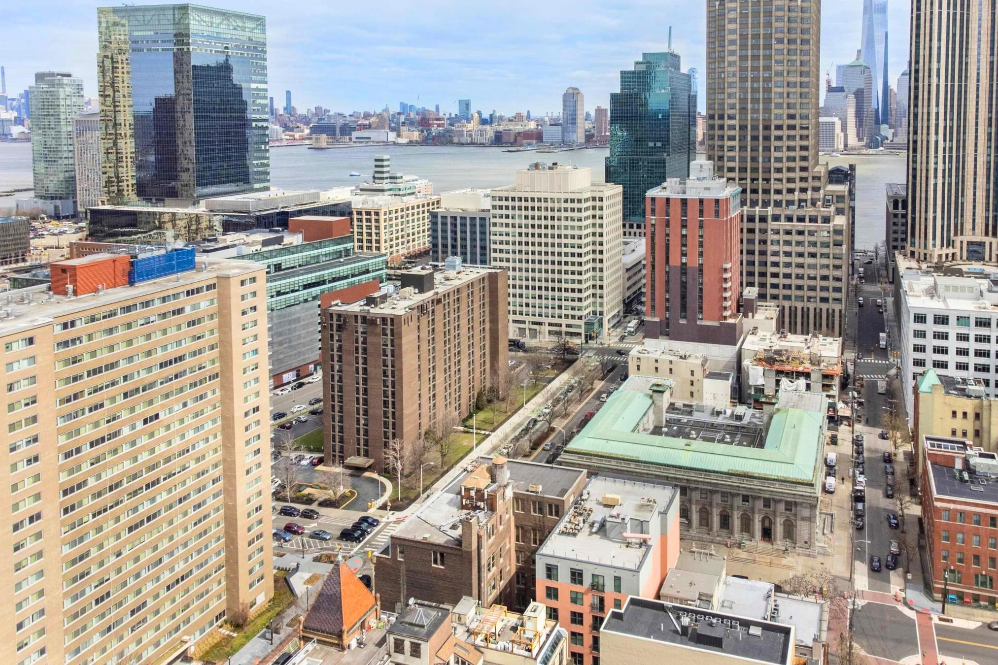 81 MONTGOMERY ST Unit: 7