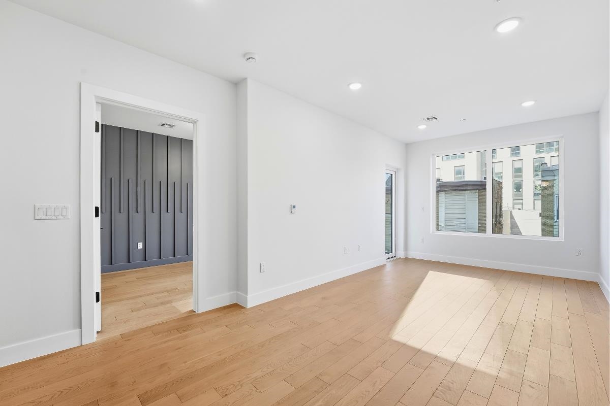 35 ORCHARD ST Unit: 303