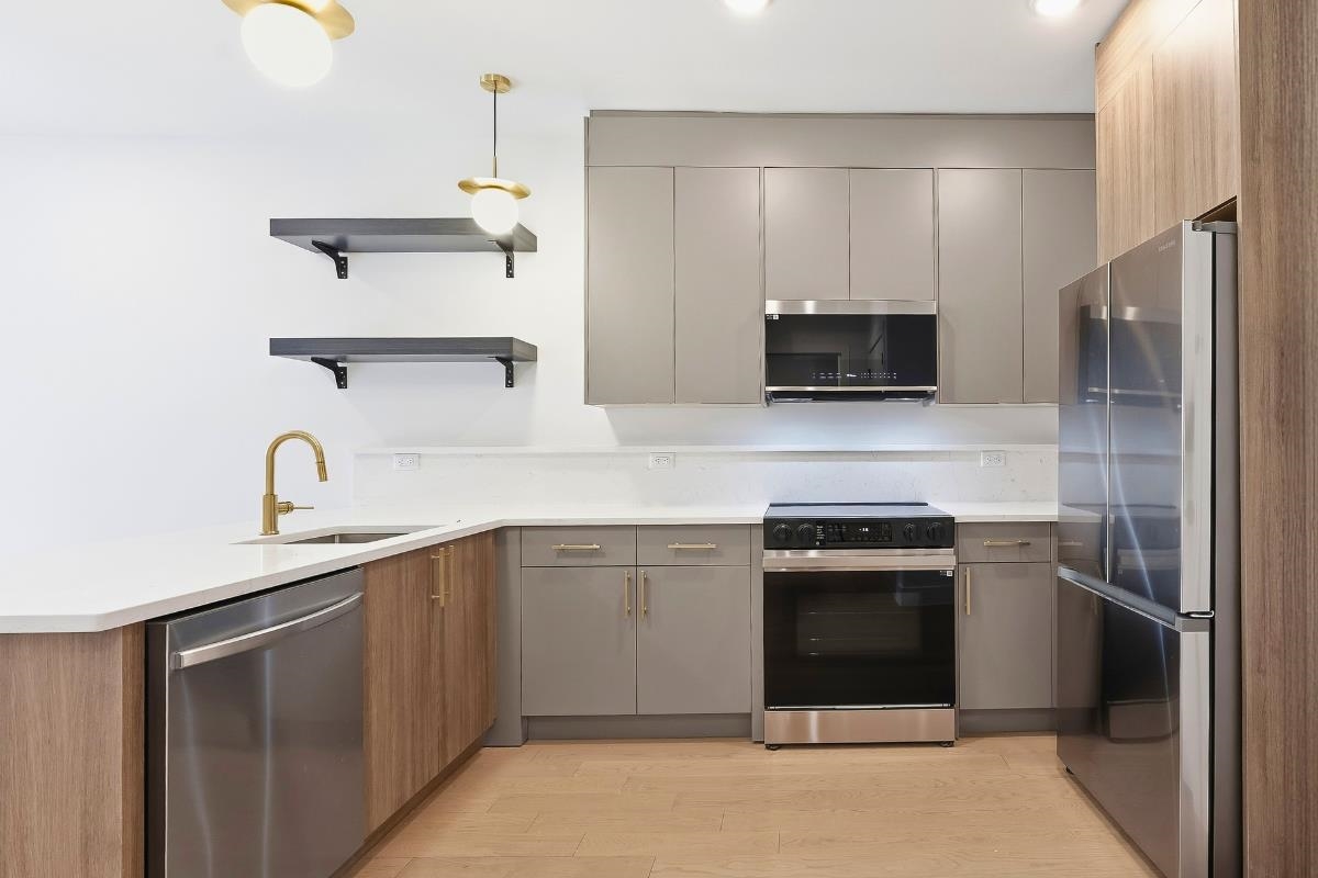 35 ORCHARD ST Unit: 303