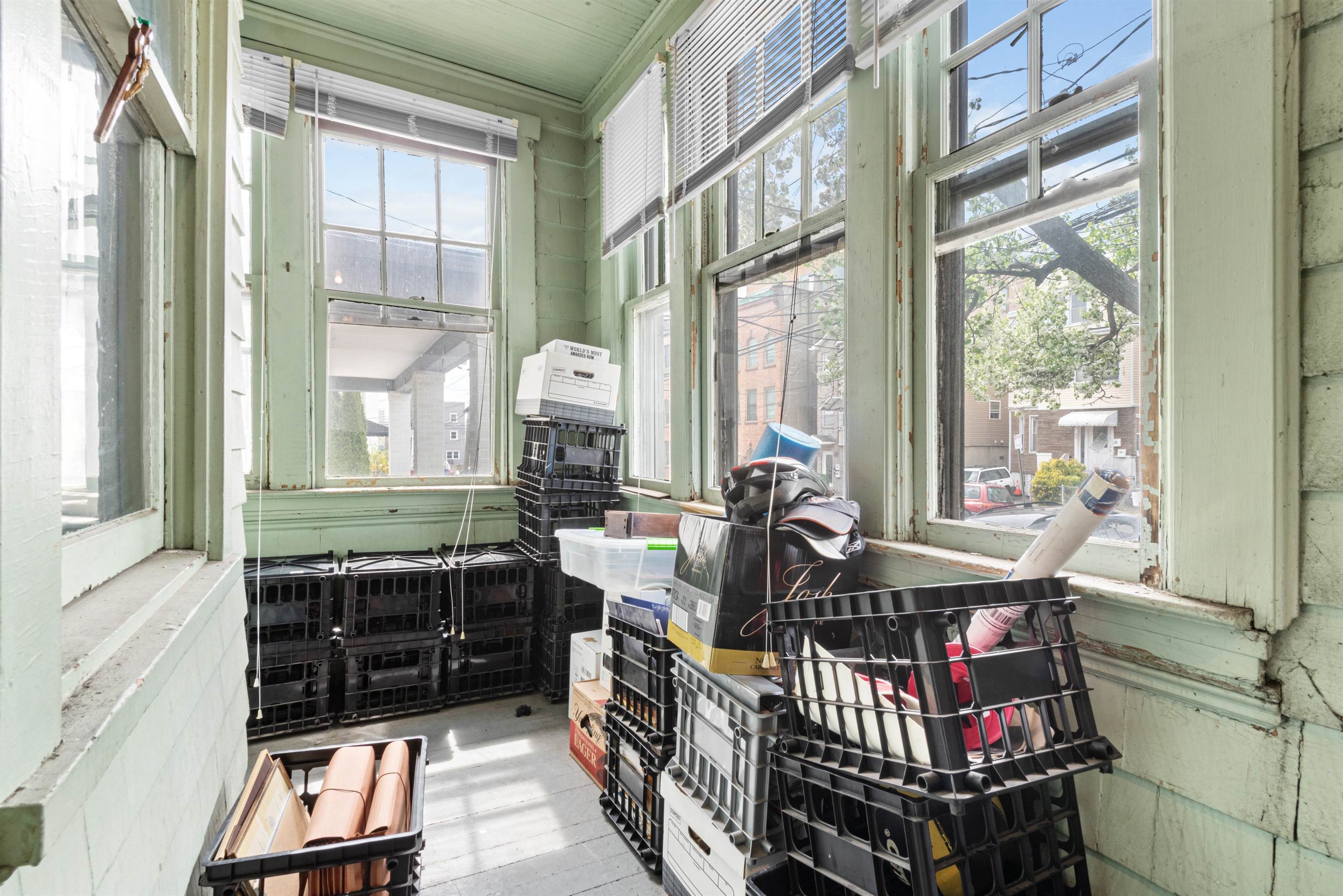 26 WINFIELD AVE