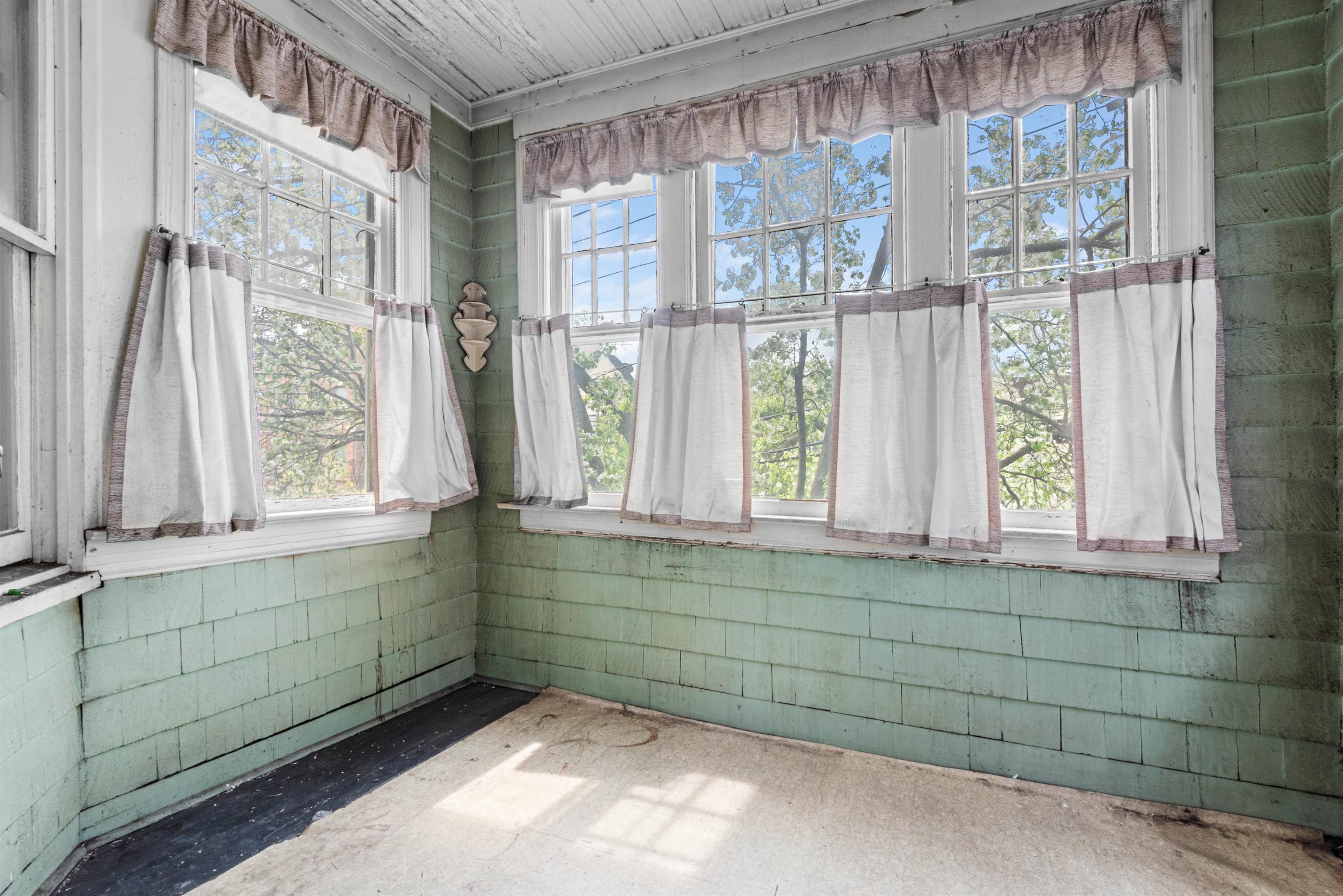 26 WINFIELD AVE
